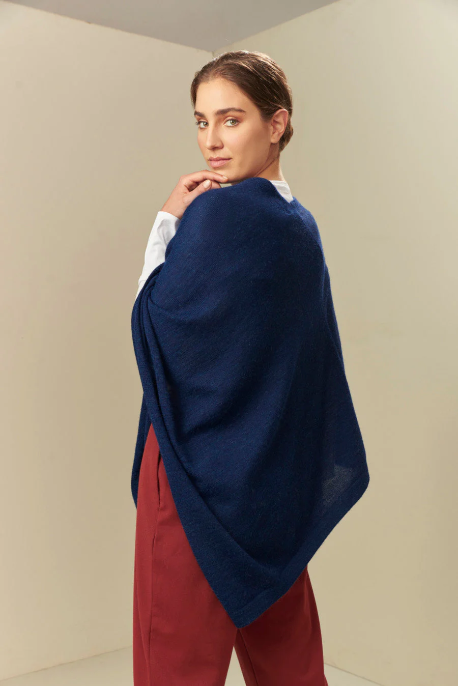 Almendra Poncho Baby Alpaca Color Astral - Image 2