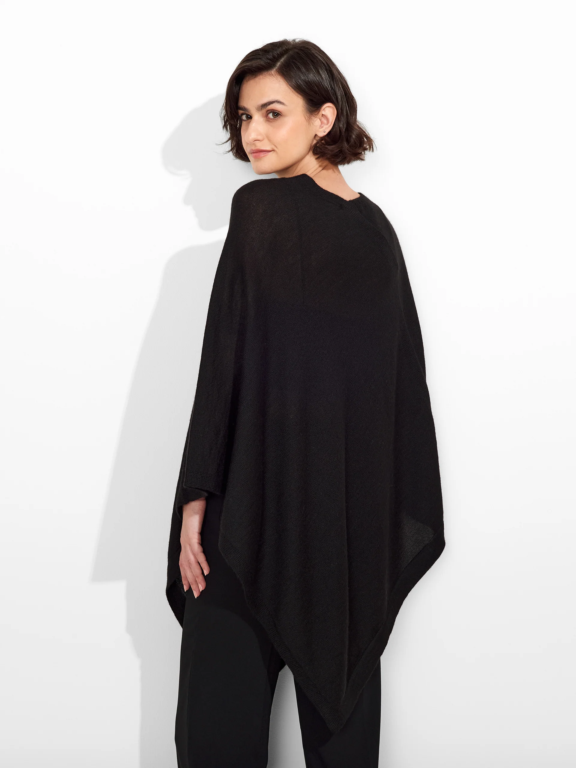 Almendra Poncho Baby Alpaca Color Black - Image 3