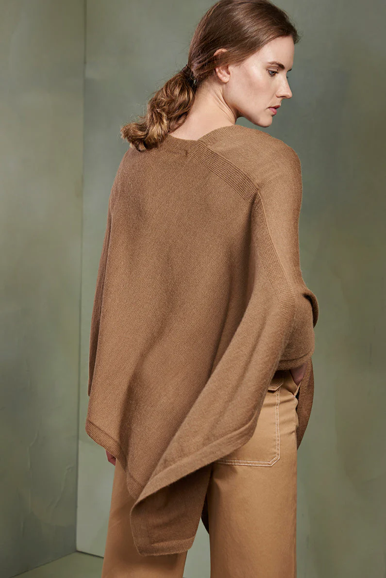 Almendra Poncho Baby Alpaca Color Camel - Image 2