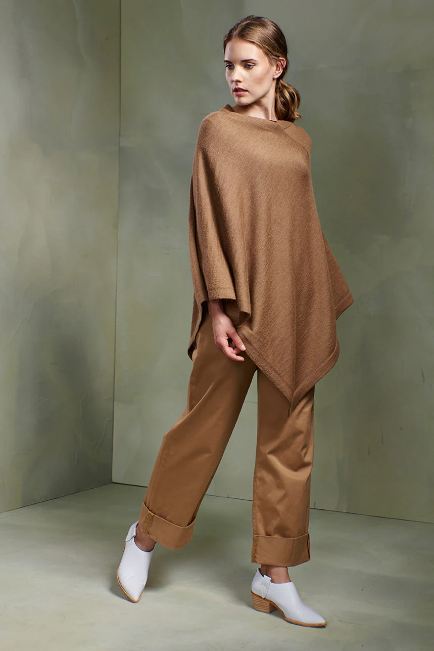 Almendra Poncho Baby Alpaca Color Camel - Image 3