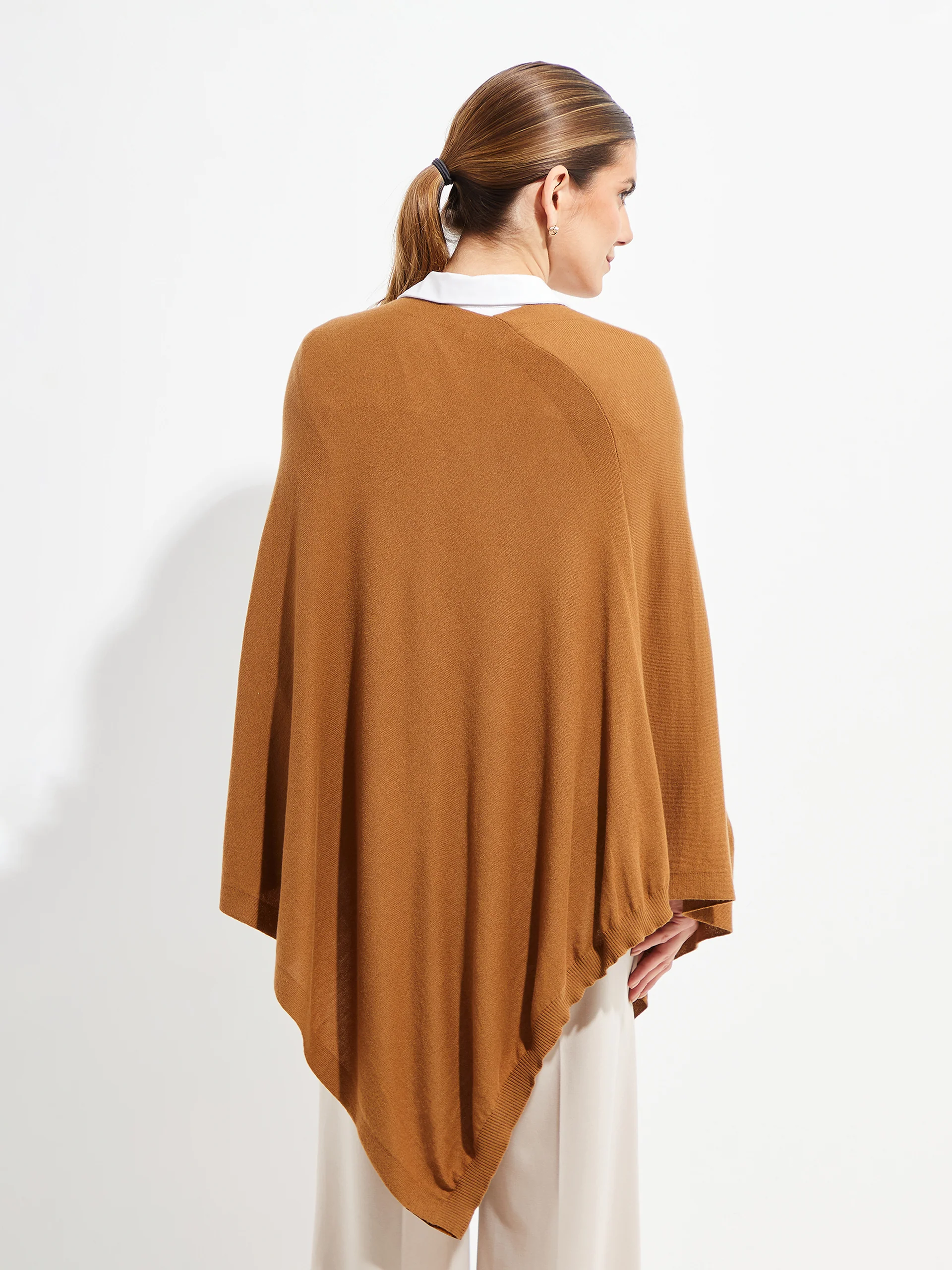 Beryl Poncho Vicuña Color Camel - Image 3
