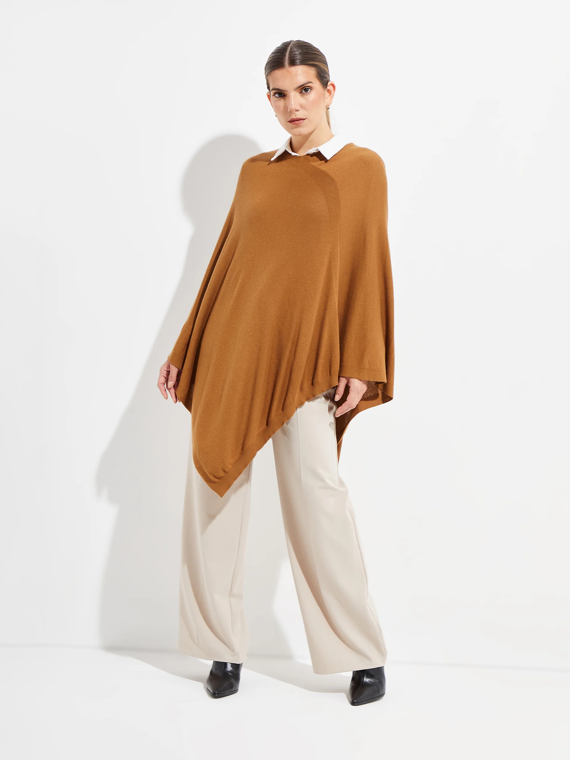 Beryl Poncho Vicuña Color Camel - Image 4