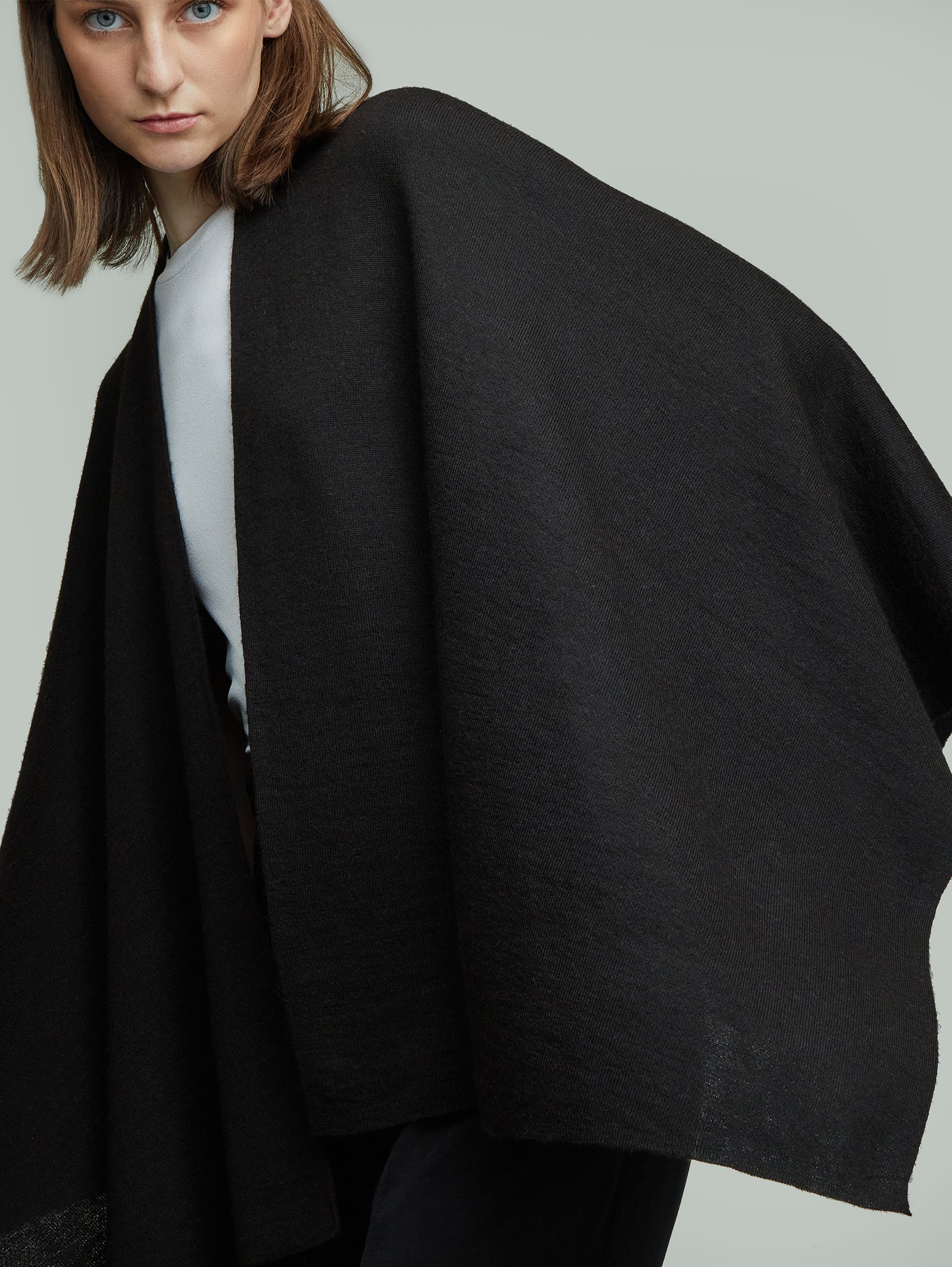Brio Poncho Baby Alpaca Black Color Black - Image 5