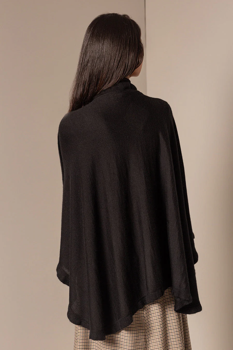 Bromelia Poncho Alpaca 16 Color Black - Image 2