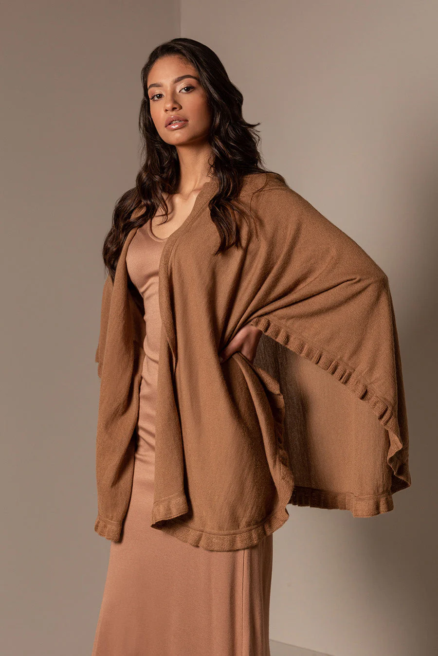Bromelia Poncho Alpaca 16 Color Camel