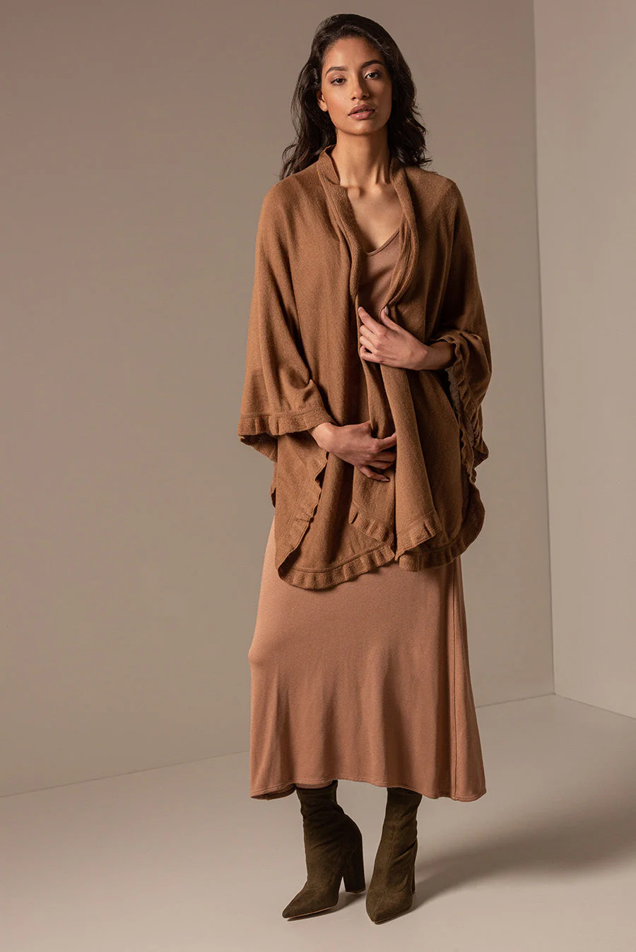 Bromelia Poncho Alpaca 16 Color Camel - Image 3