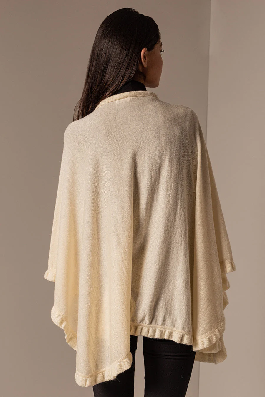 Bromelia Poncho Alpaca 16 Color Ecru - Image 2
