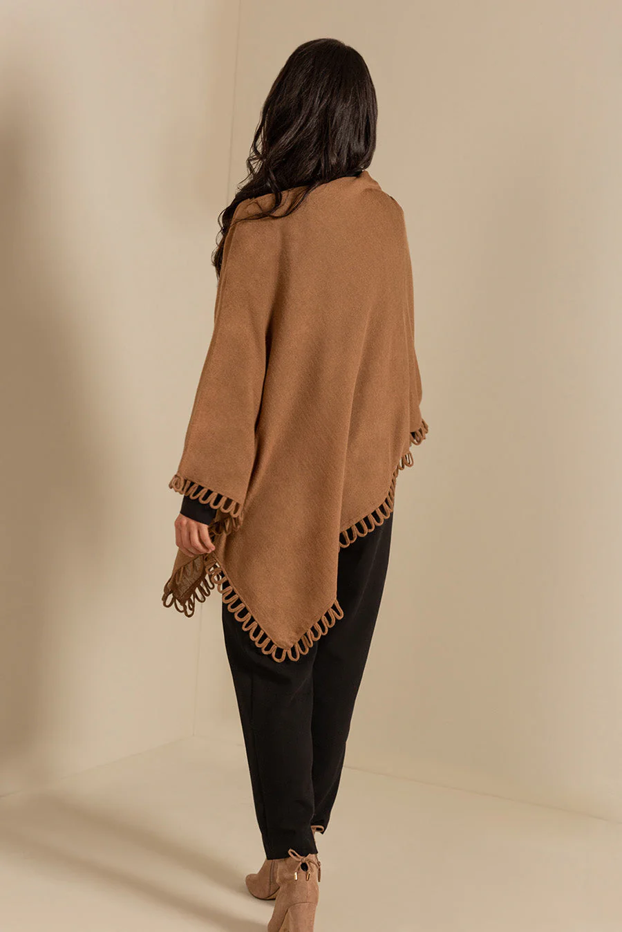 Bruma Poncho Alpaca 16 Color Camel - Image 2