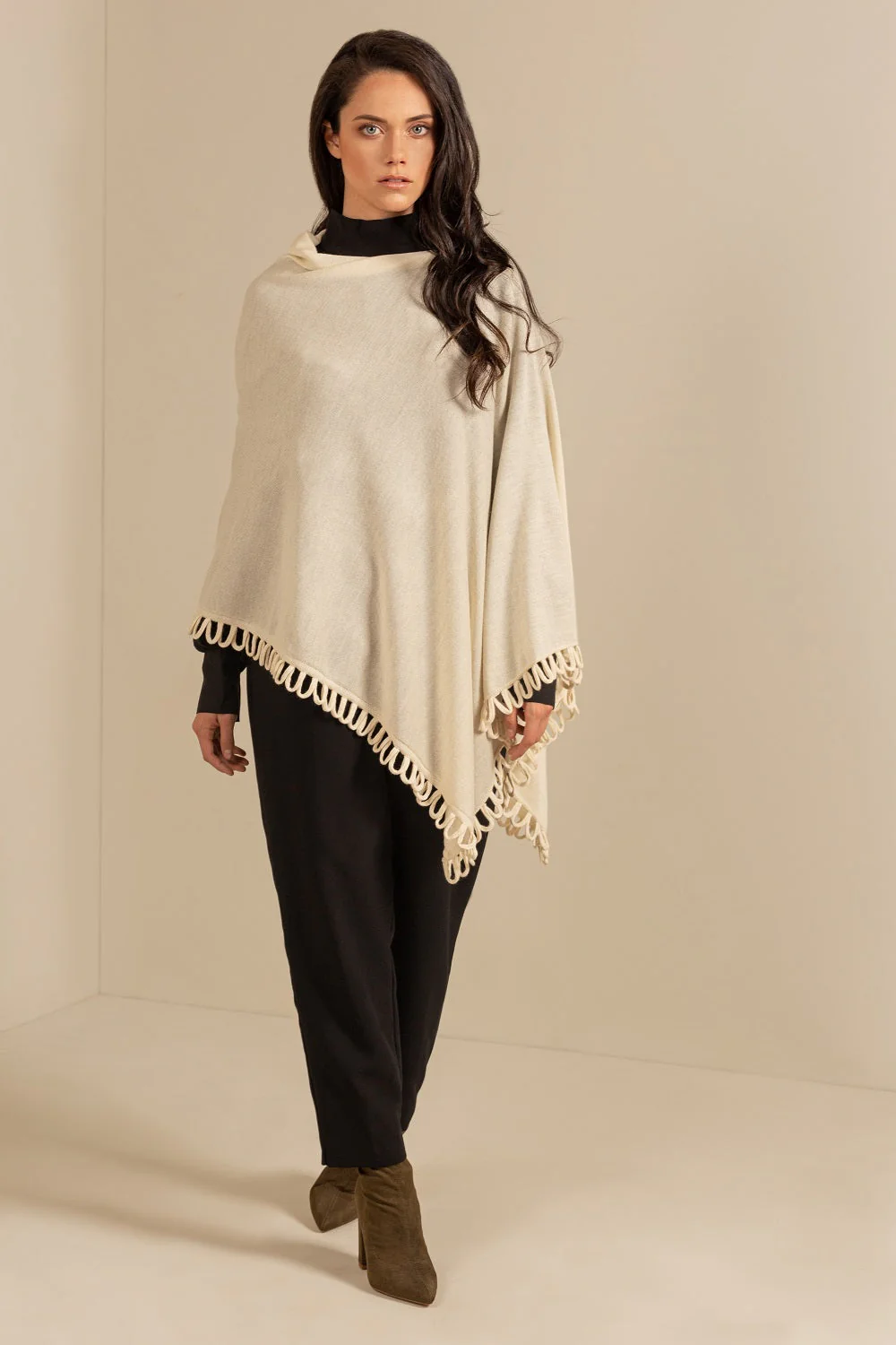 Bruma Poncho Alpaca 16 Color Ecru - Image 3