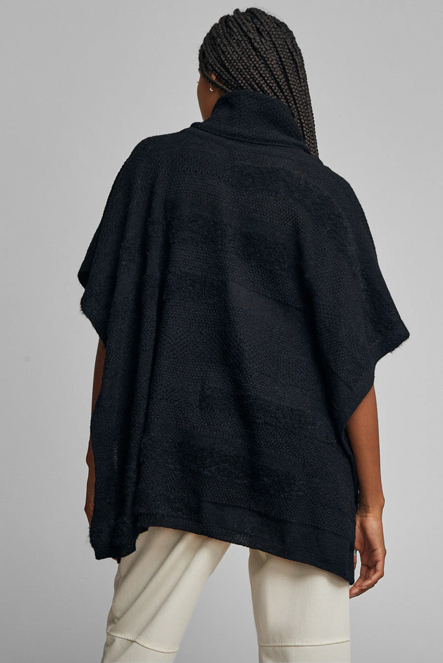Wannabe Poncho Baby Alpaca Color Black - Image 3
