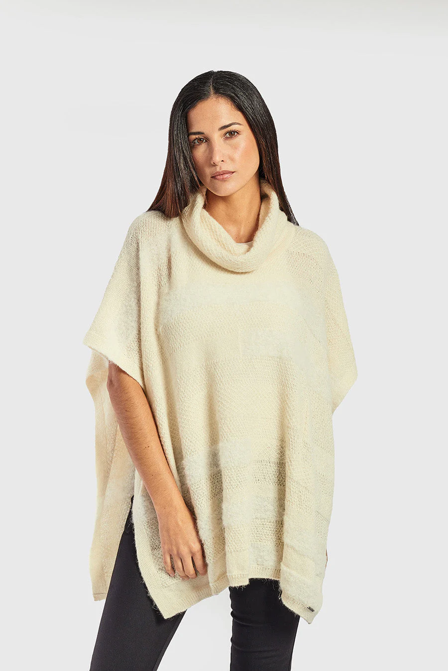 Wannabe Poncho Baby Alpaca Color Ecru - Image 2