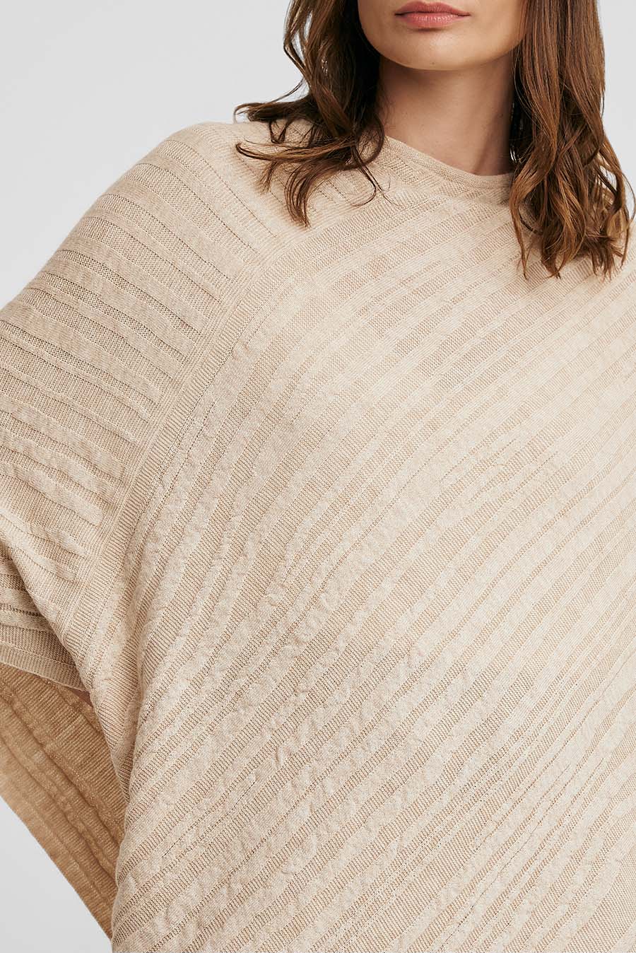 Wasabi Poncho Cotton & Baby Alpaca Color Beige - Image 5