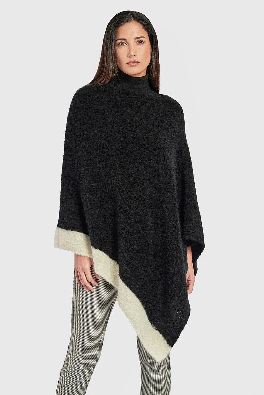 Wasi Poncho Alpaca Color Black - Image 2