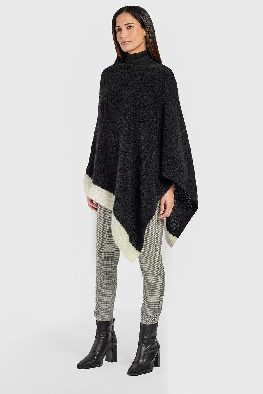 Wasi Poncho Alpaca Color Black - Image 4