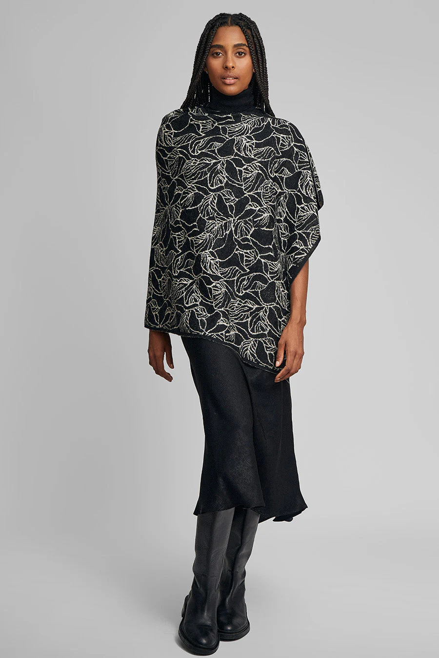 Weiss Poncho Baby Alpaca Color B&W - Image 5