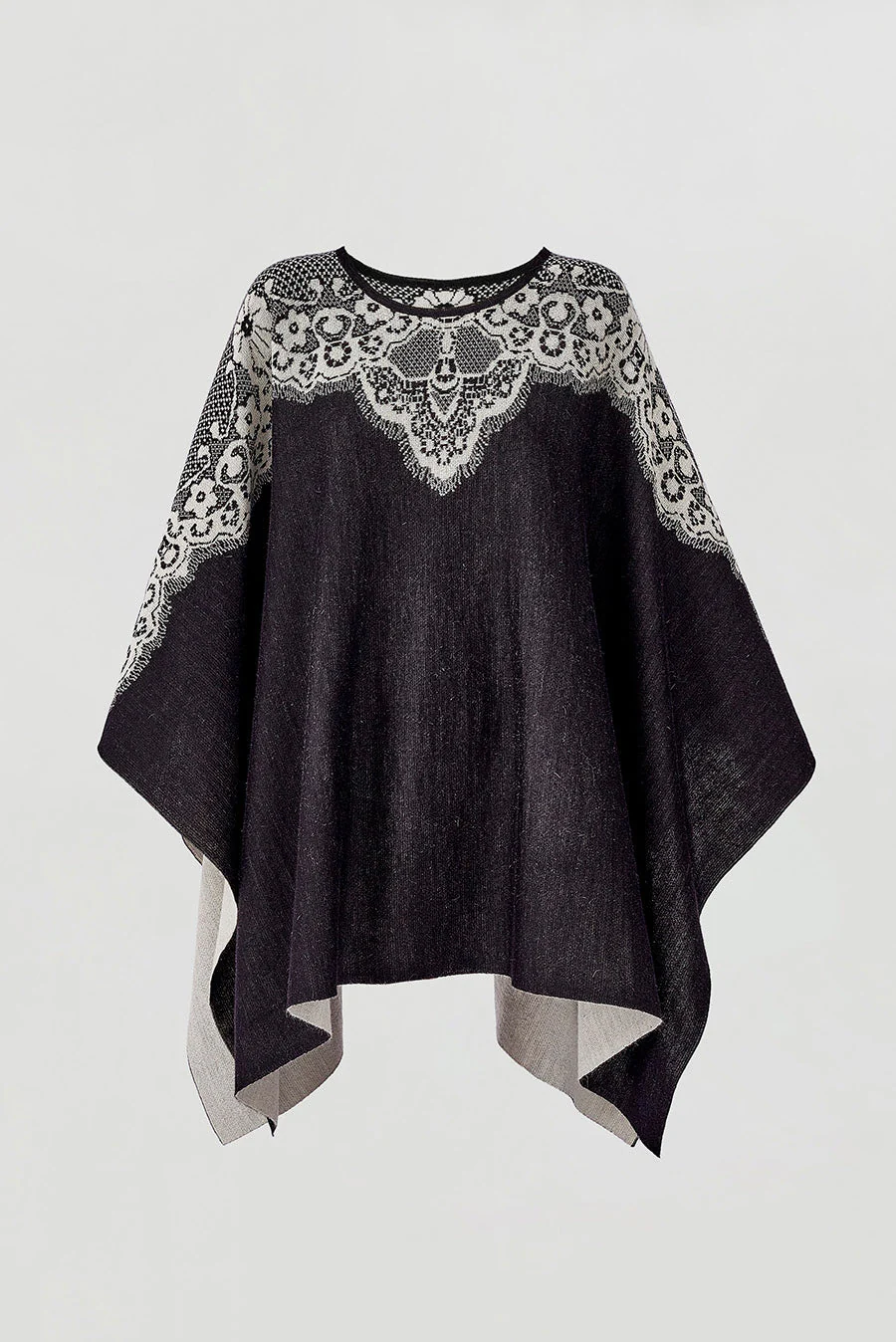 Wendy Poncho Baby Alpaca Color B&W - Image 7