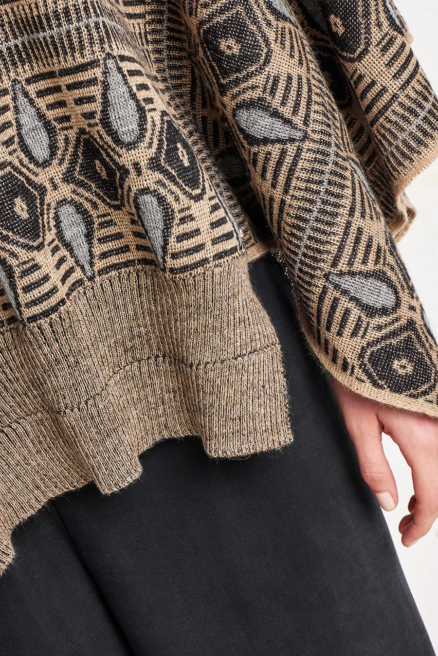 Wide Poncho Baby Alpaca Color Chanterelle - Image 5