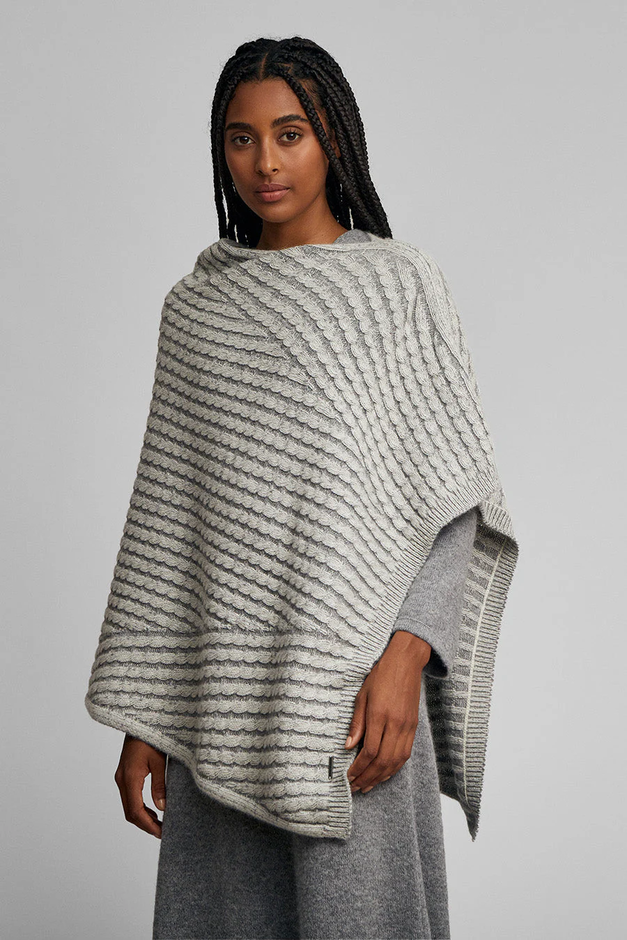 Wonder Poncho Baby Alpaca Color Ecru&Nuage - Image 2