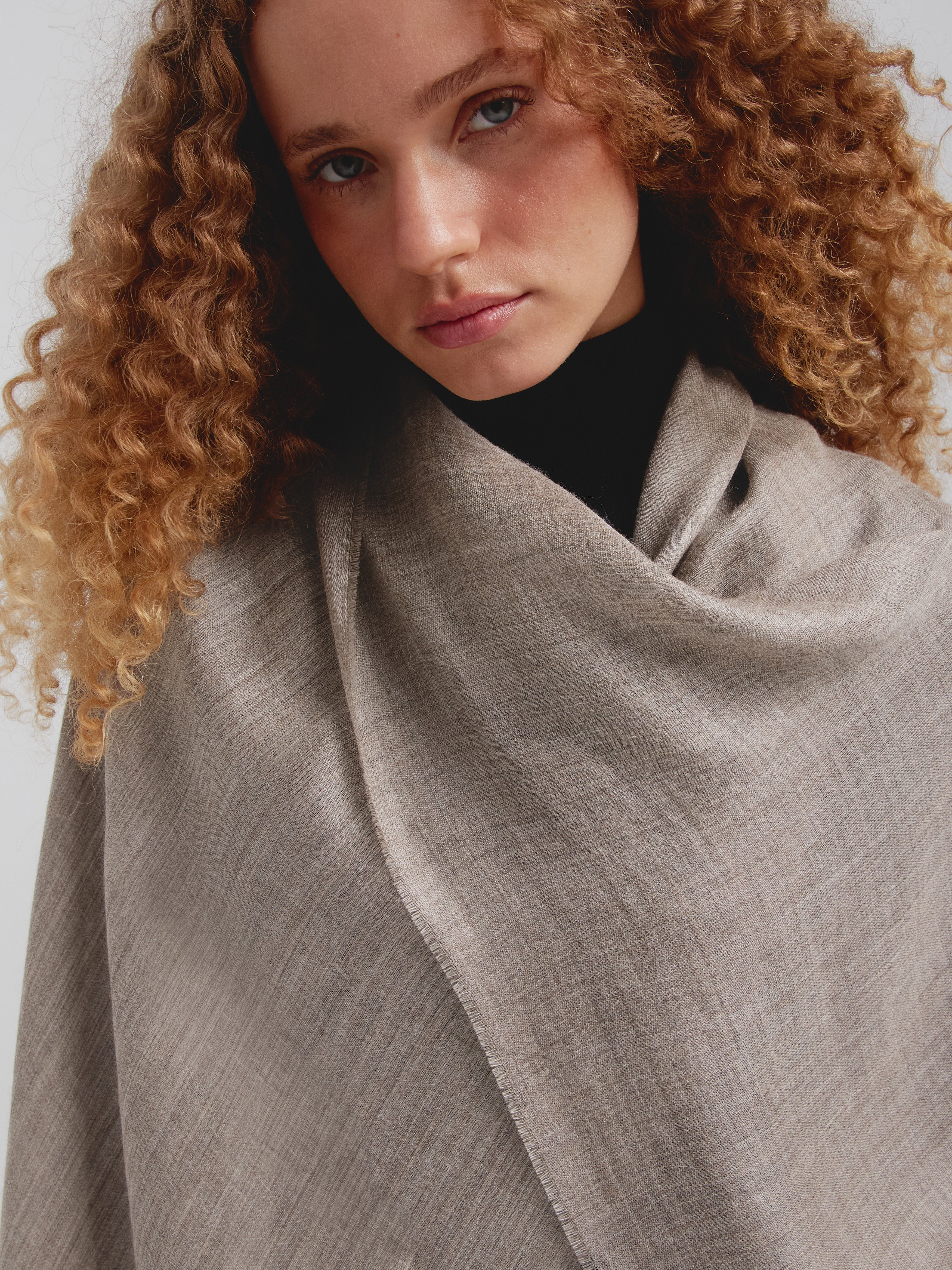 Teaberry Eco Shawl Baby Alpaca Color Grey - Image 3
