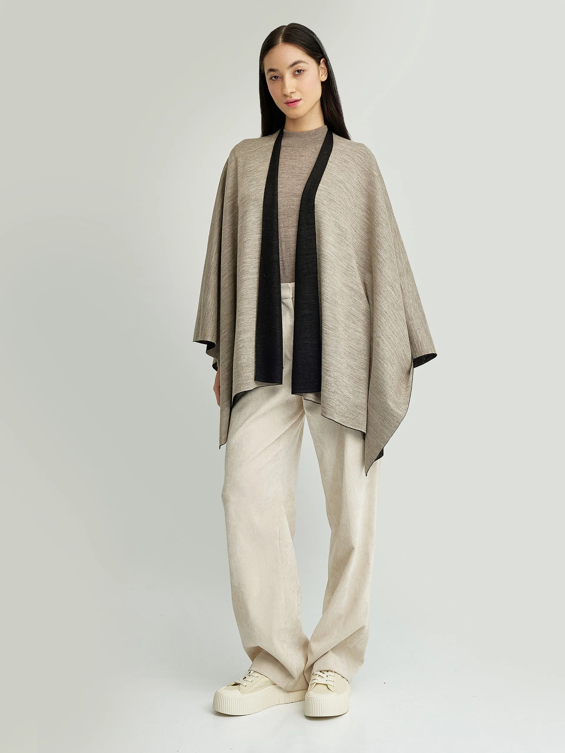 Temira Poncho Baby Alpaca Color Black - Image 10