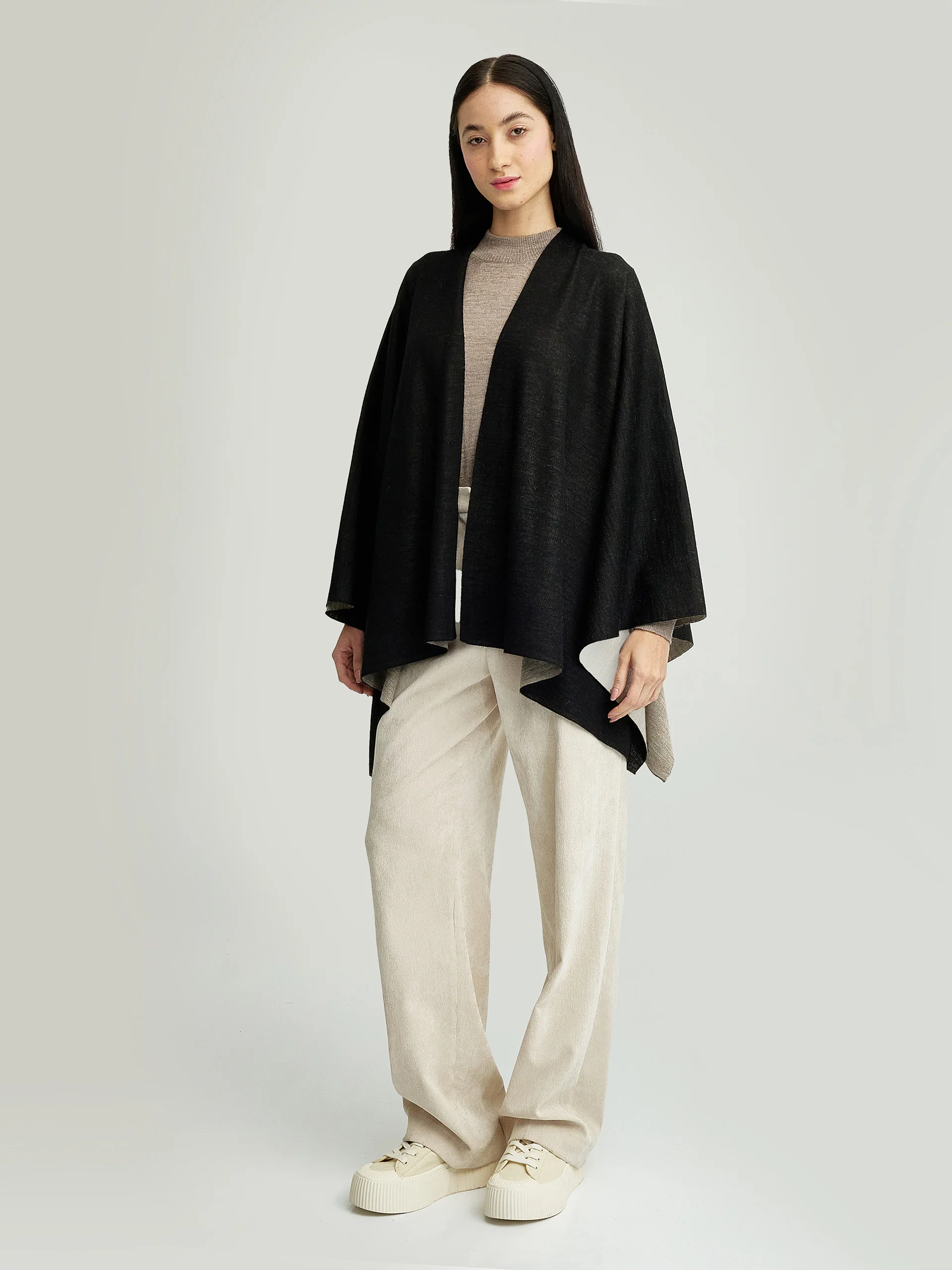 Temira Poncho Baby Alpaca Color Black - Image 5