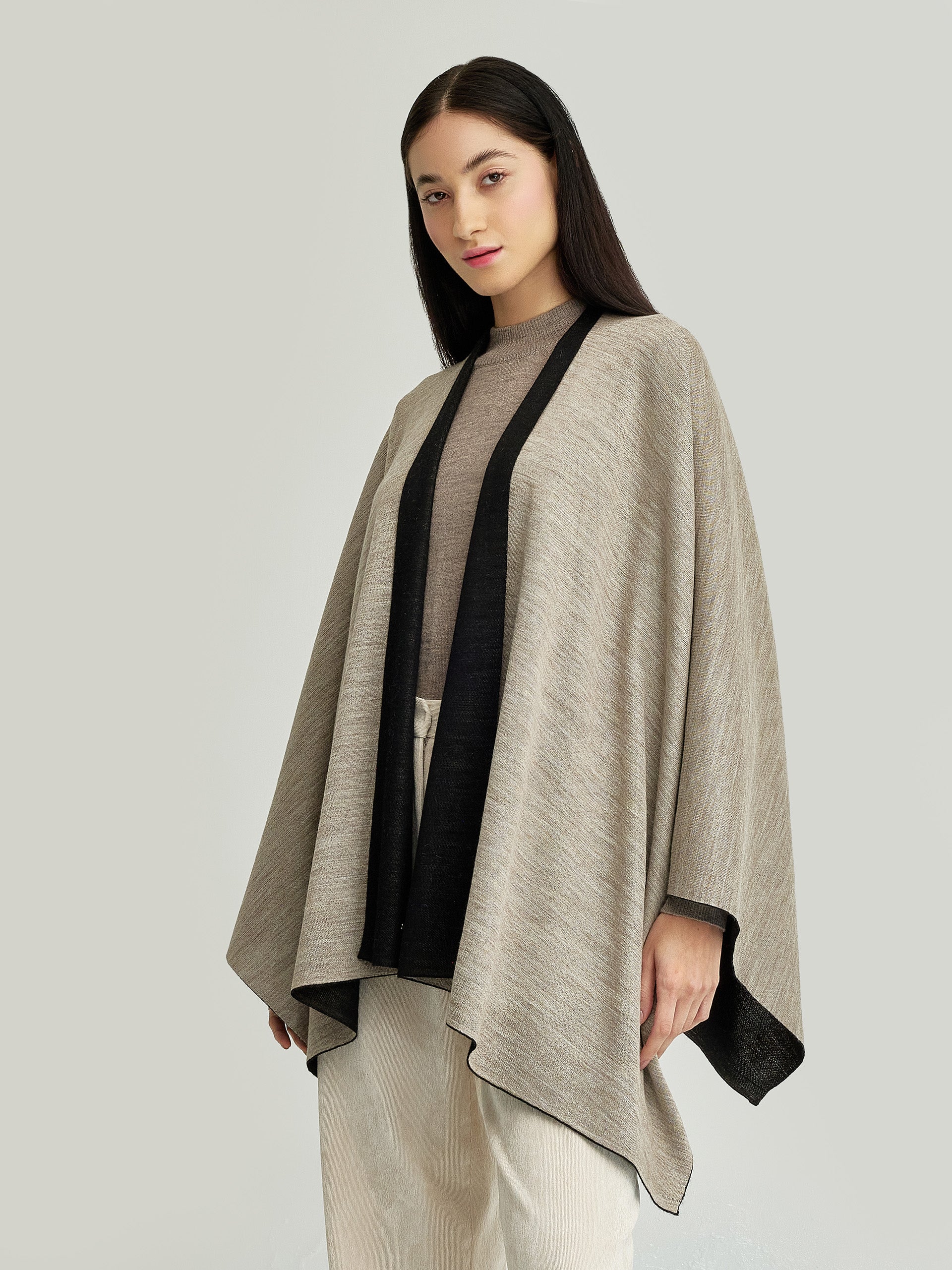 Temira Poncho Baby Alpaca Color Black - Image 8