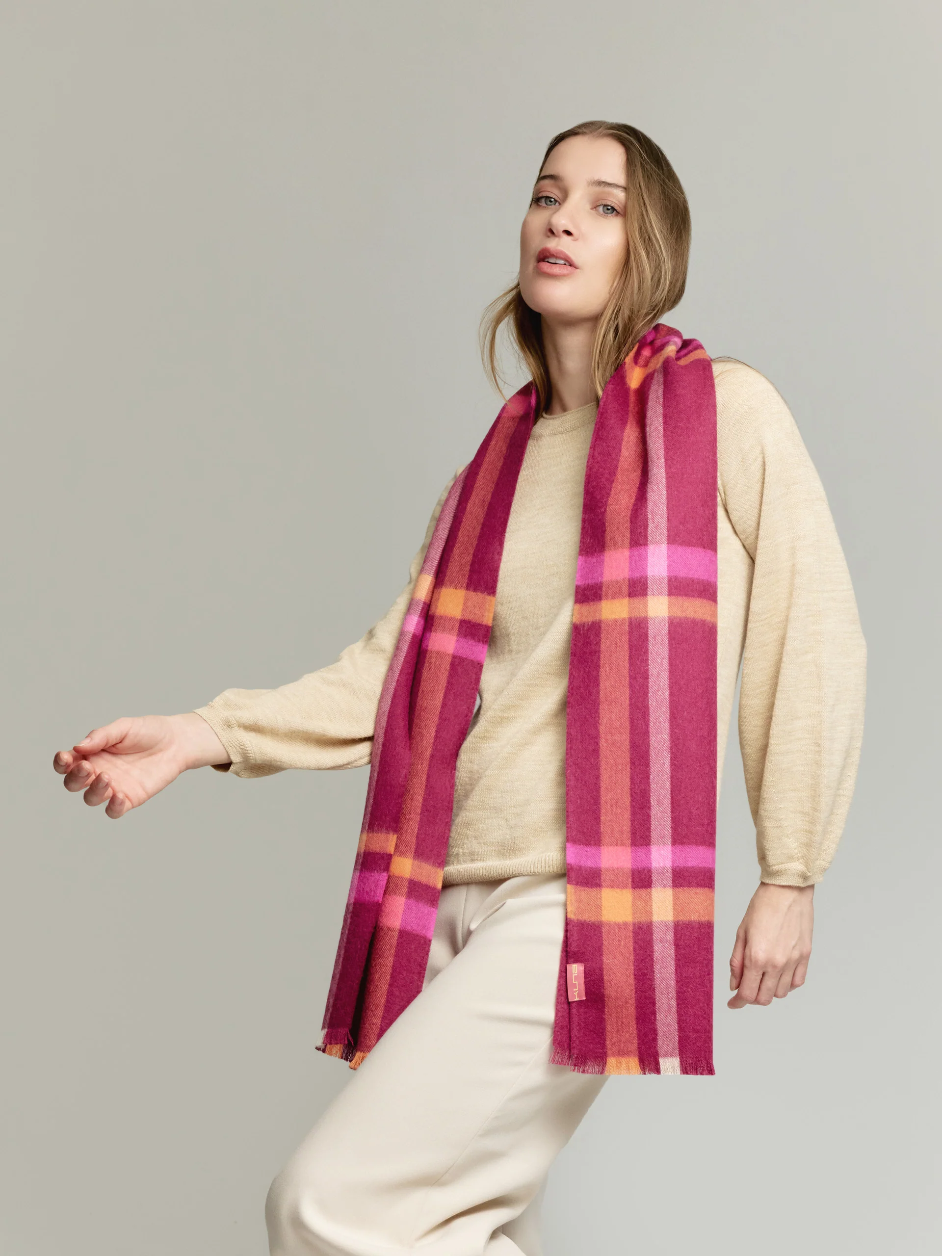 Vallejos Scarf Baby Alpaca Color Cherry