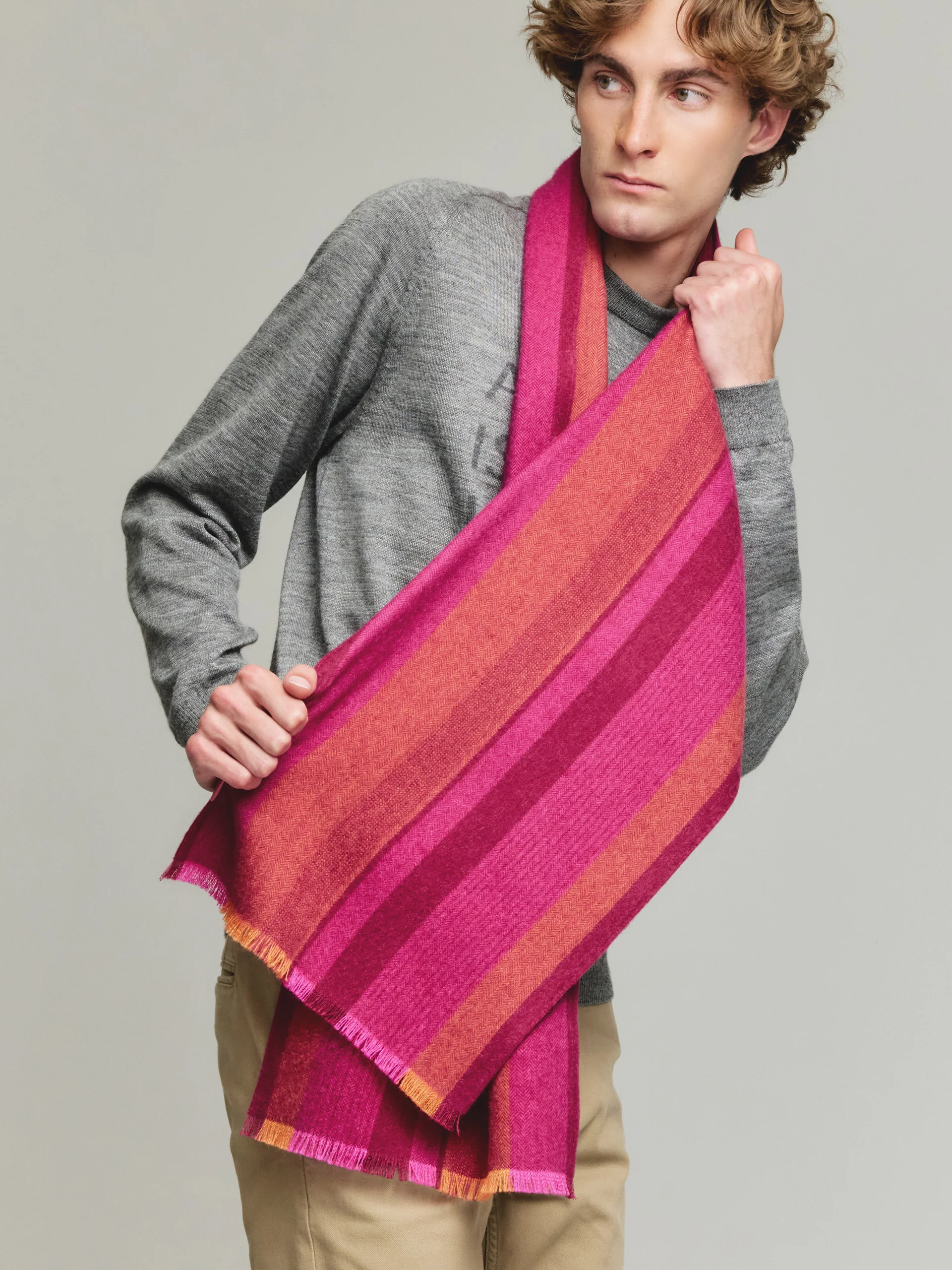 Valter Scarf Baby Alpaca Color Fuchsia - Image 5