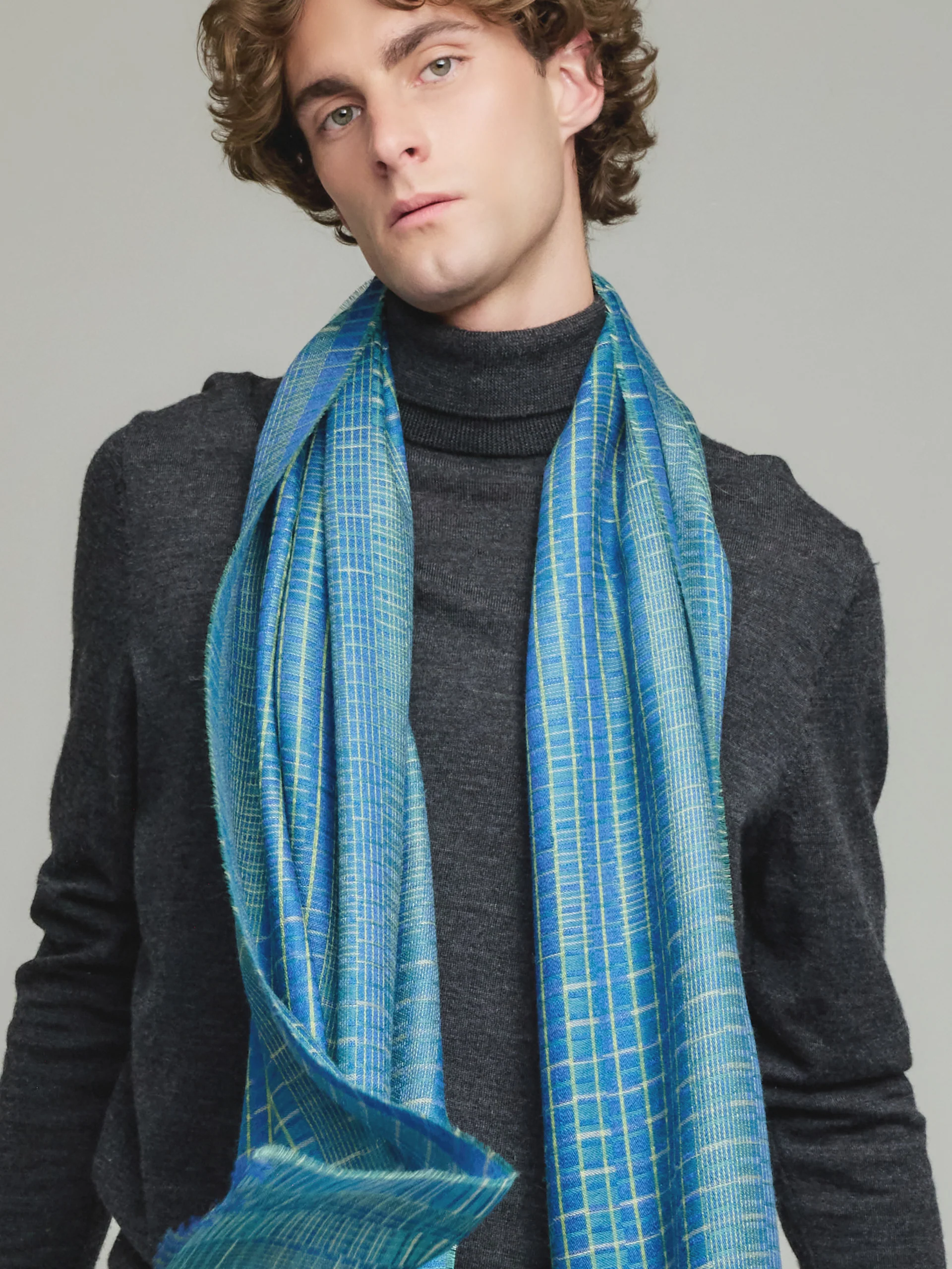 Vermondi Shawl Baby Alpaca Color Blue - Image 5