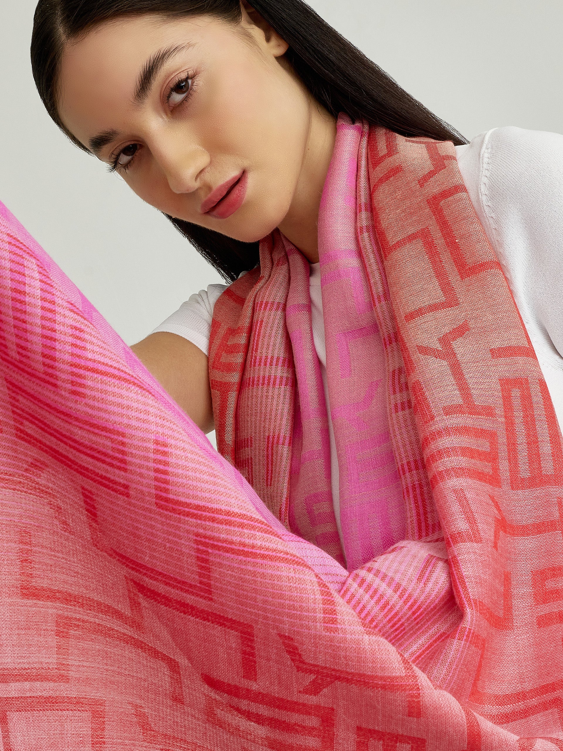 Wasser Shawl Baby Alpaca Color Fuchsia - Image 3