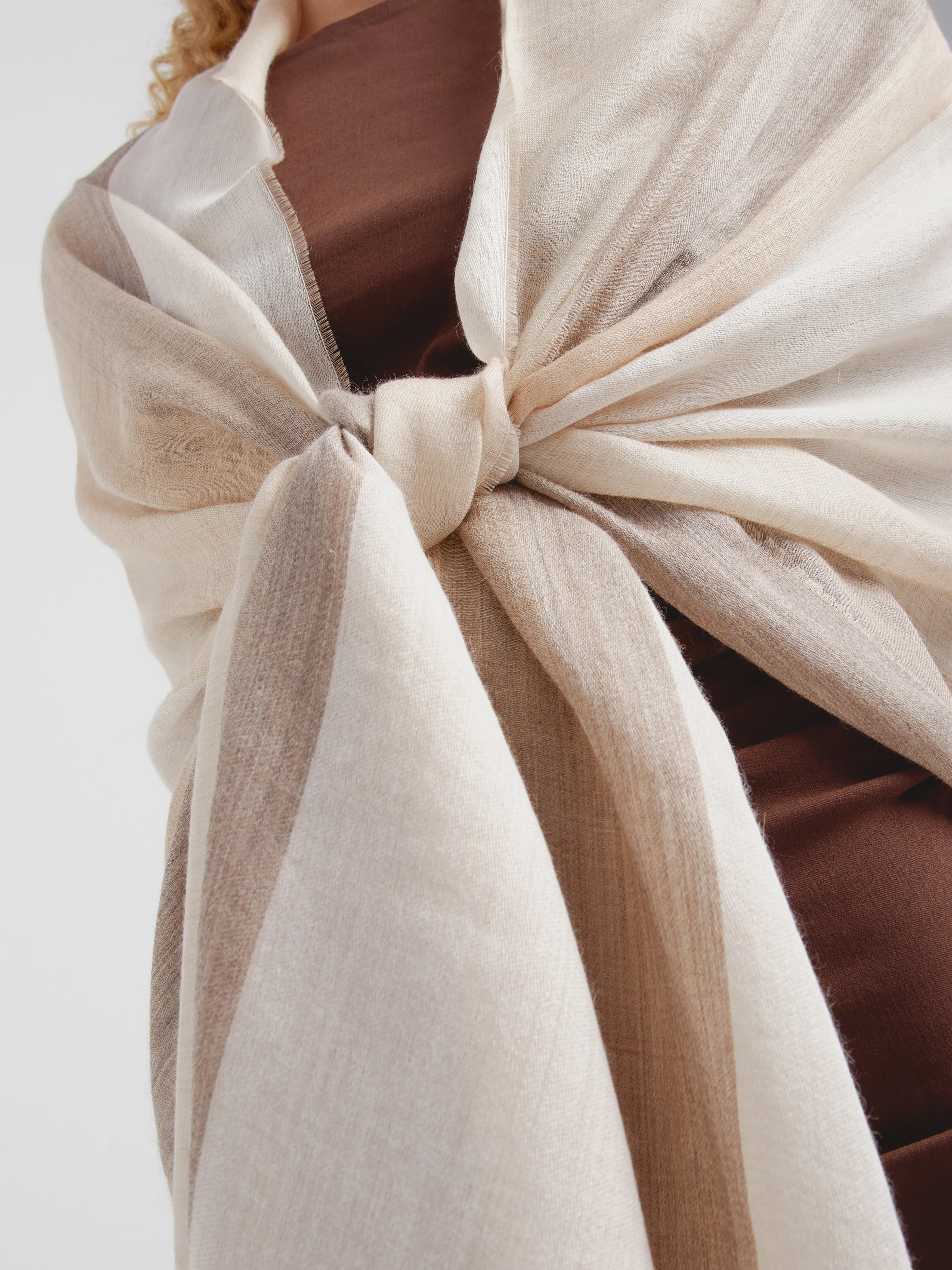 Wicht Shawl Baby Alpaca Color Beige - Image 3