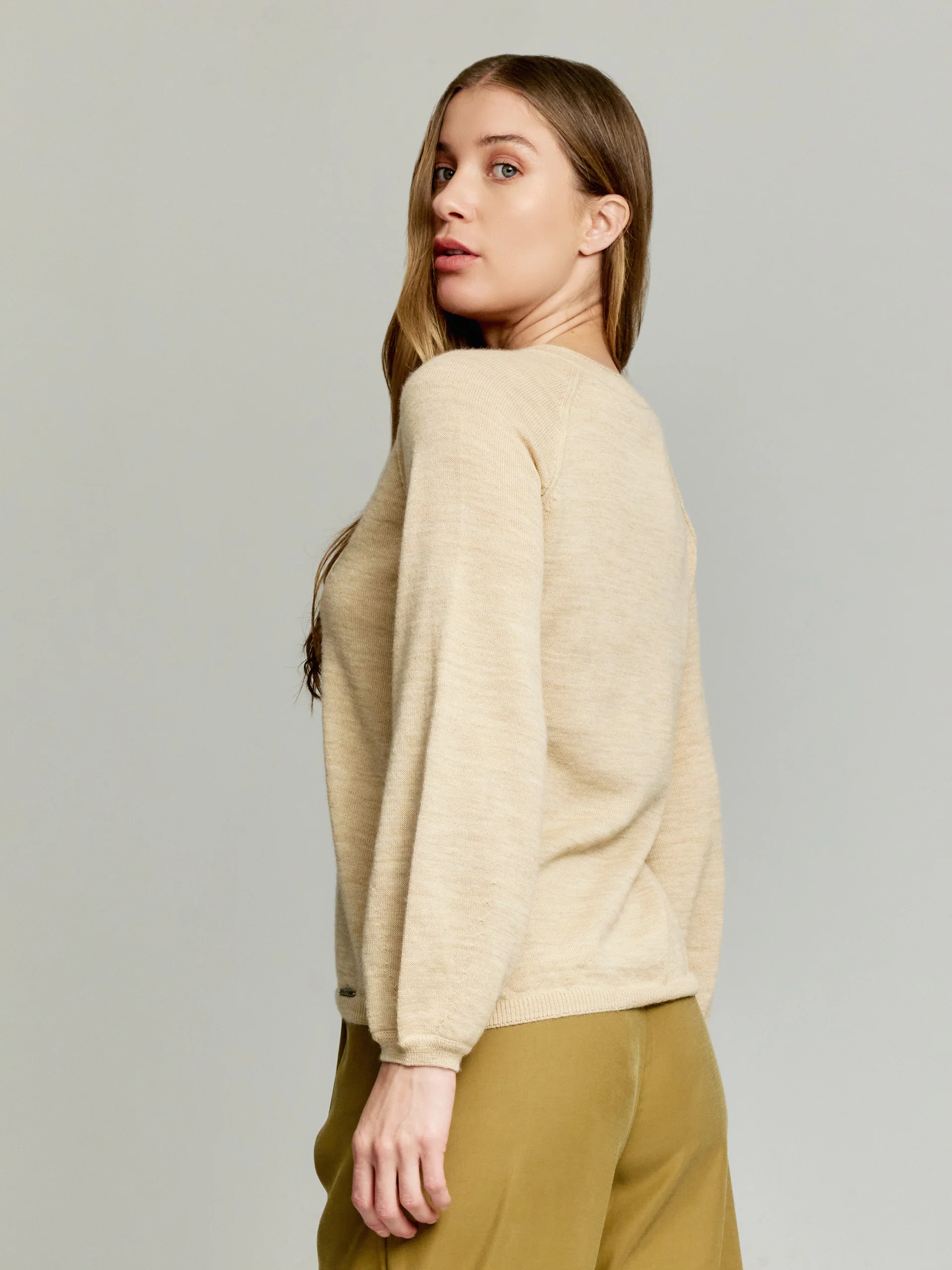 Yanela Sweater Baby Alpaca Color Beige - Image 3