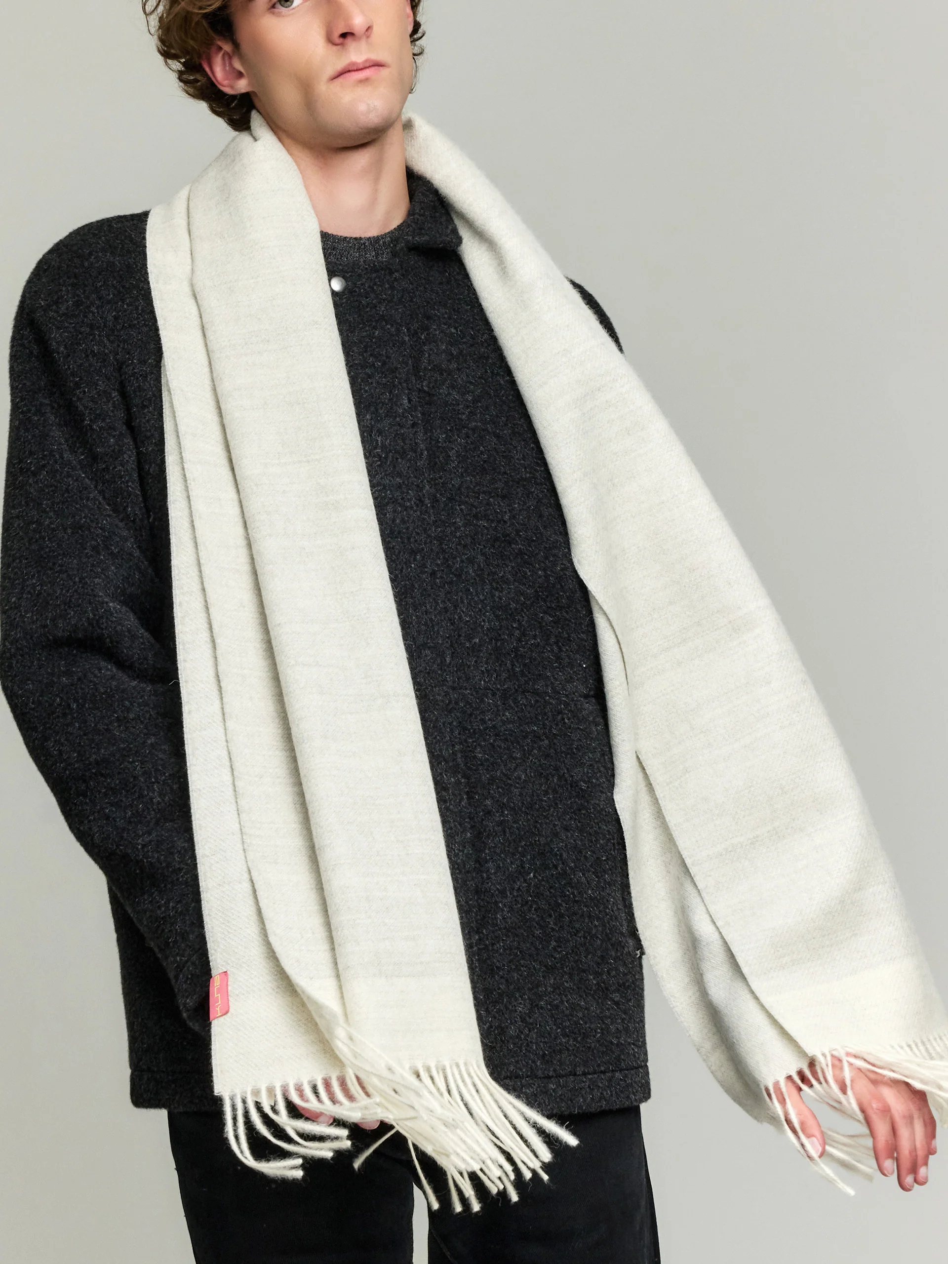 Yanely Shawl Baby Alpaca Color Grey - Image 5