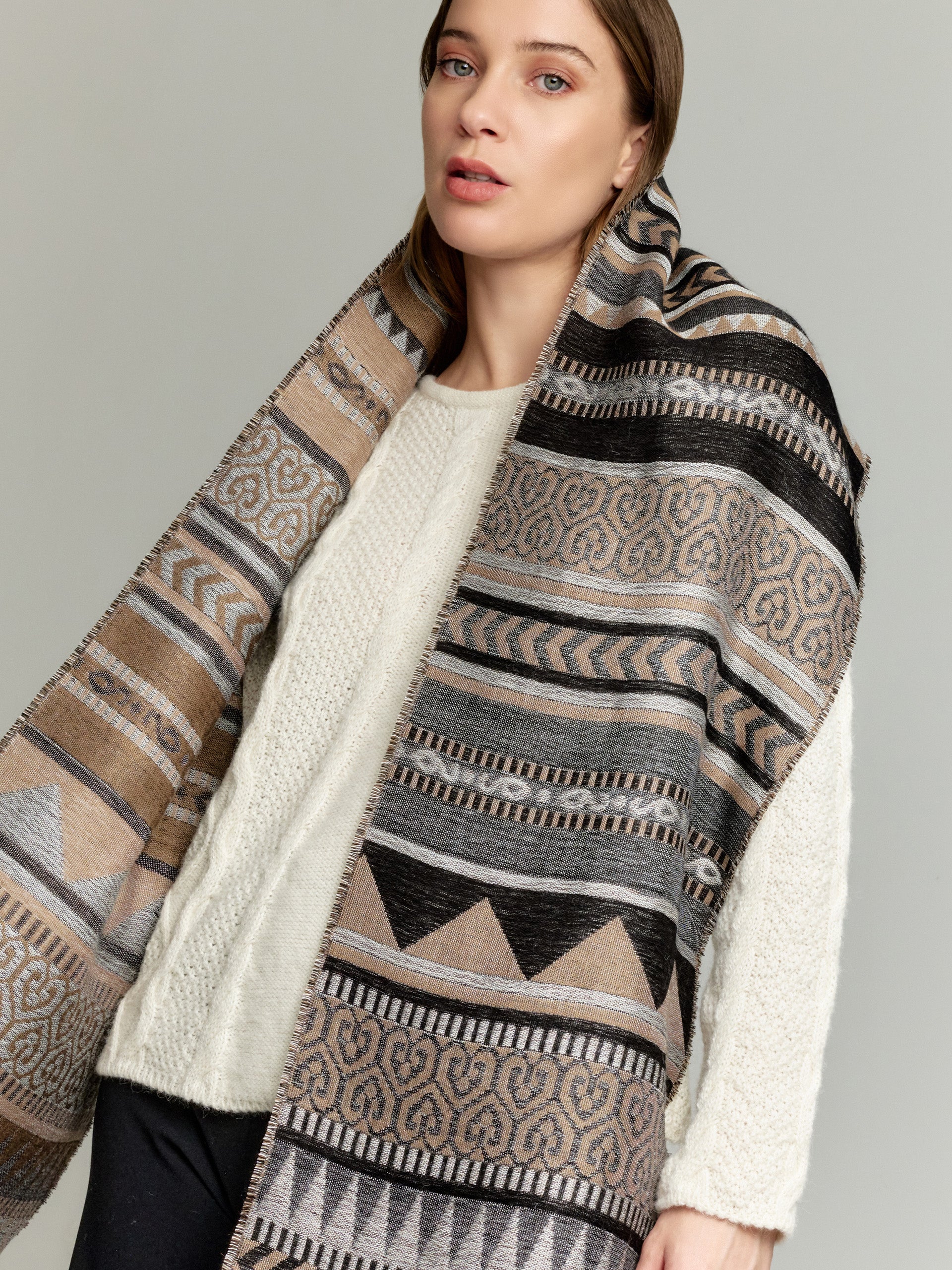 Yaranga Scarf Baby Alpaca Color Brown/Grey - Image 3