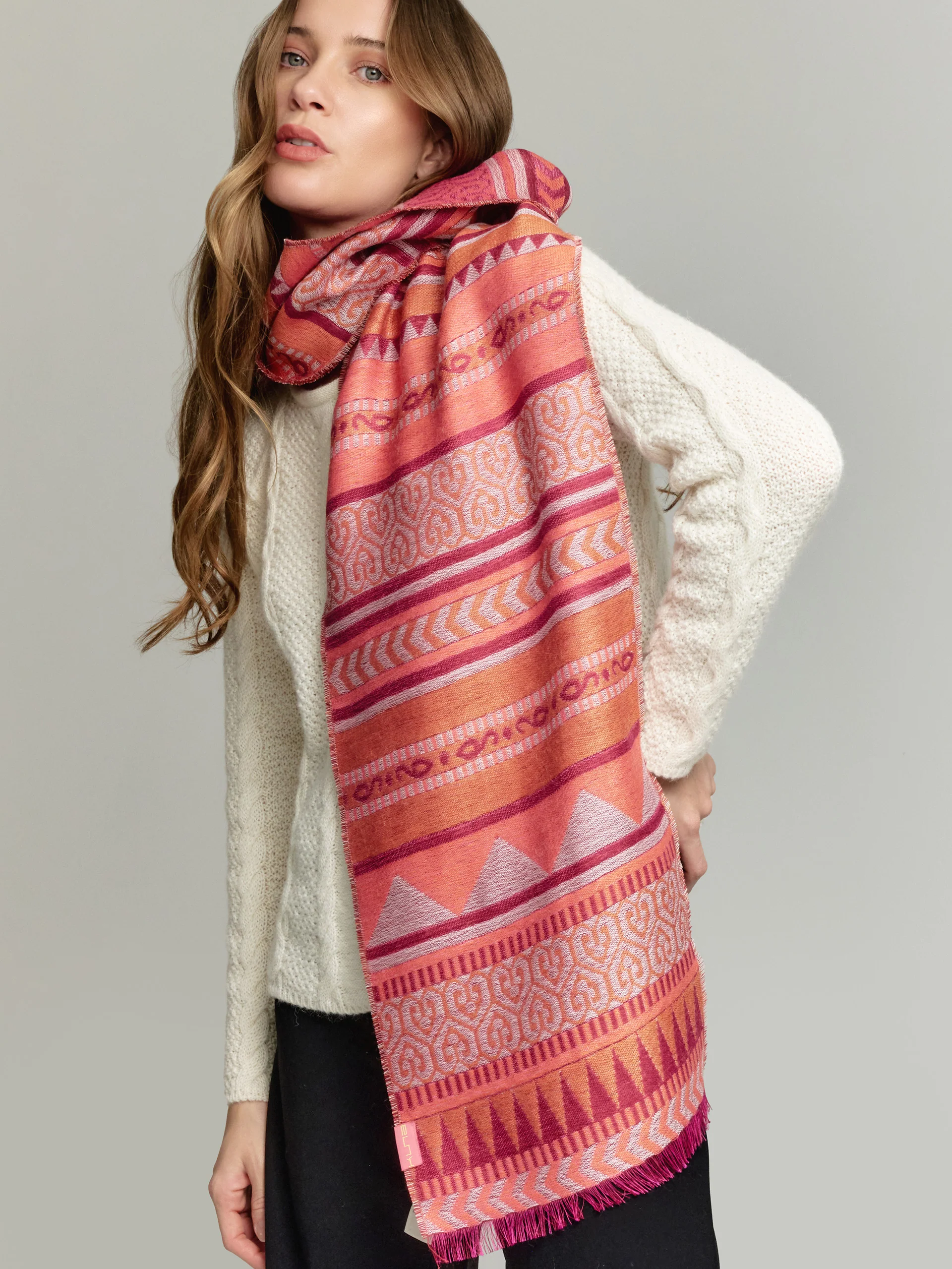 Yaranga Scarf Baby Alpaca Color Cherry - Image 3