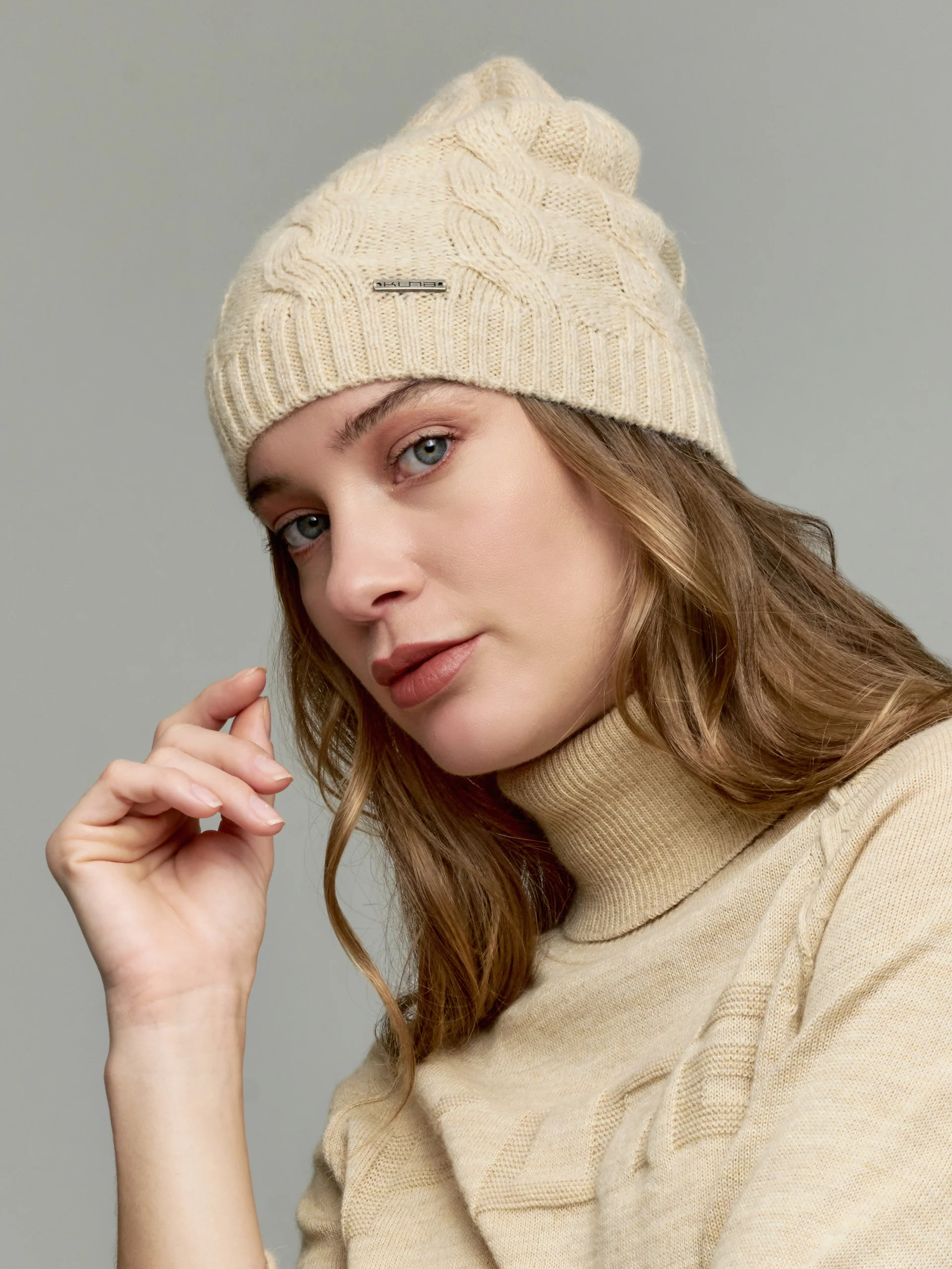 Yarela Hat Baby Alpaca Color Beige - Image 3