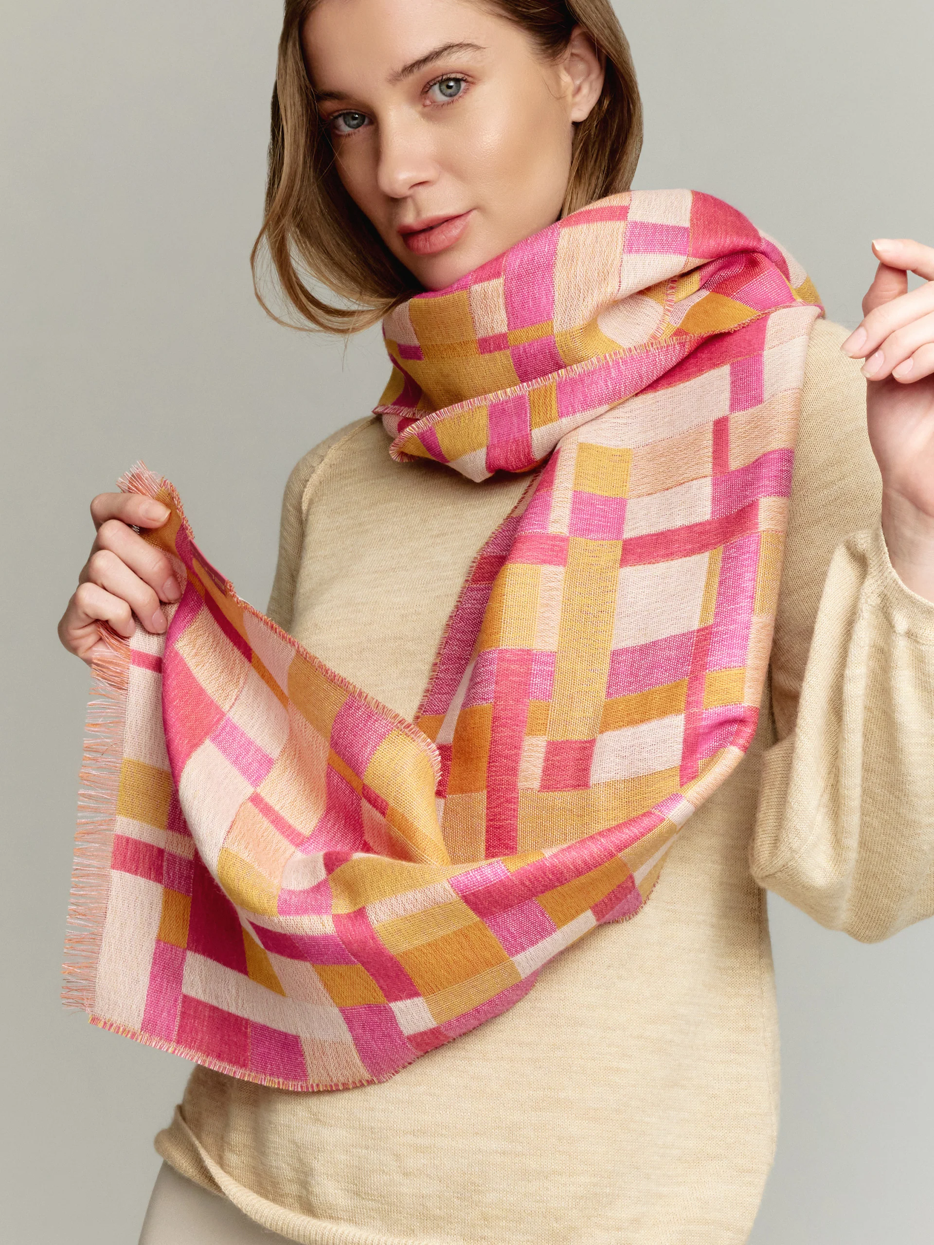 Yatuski Scarf Baby Alpaca Color Pink - Image 3