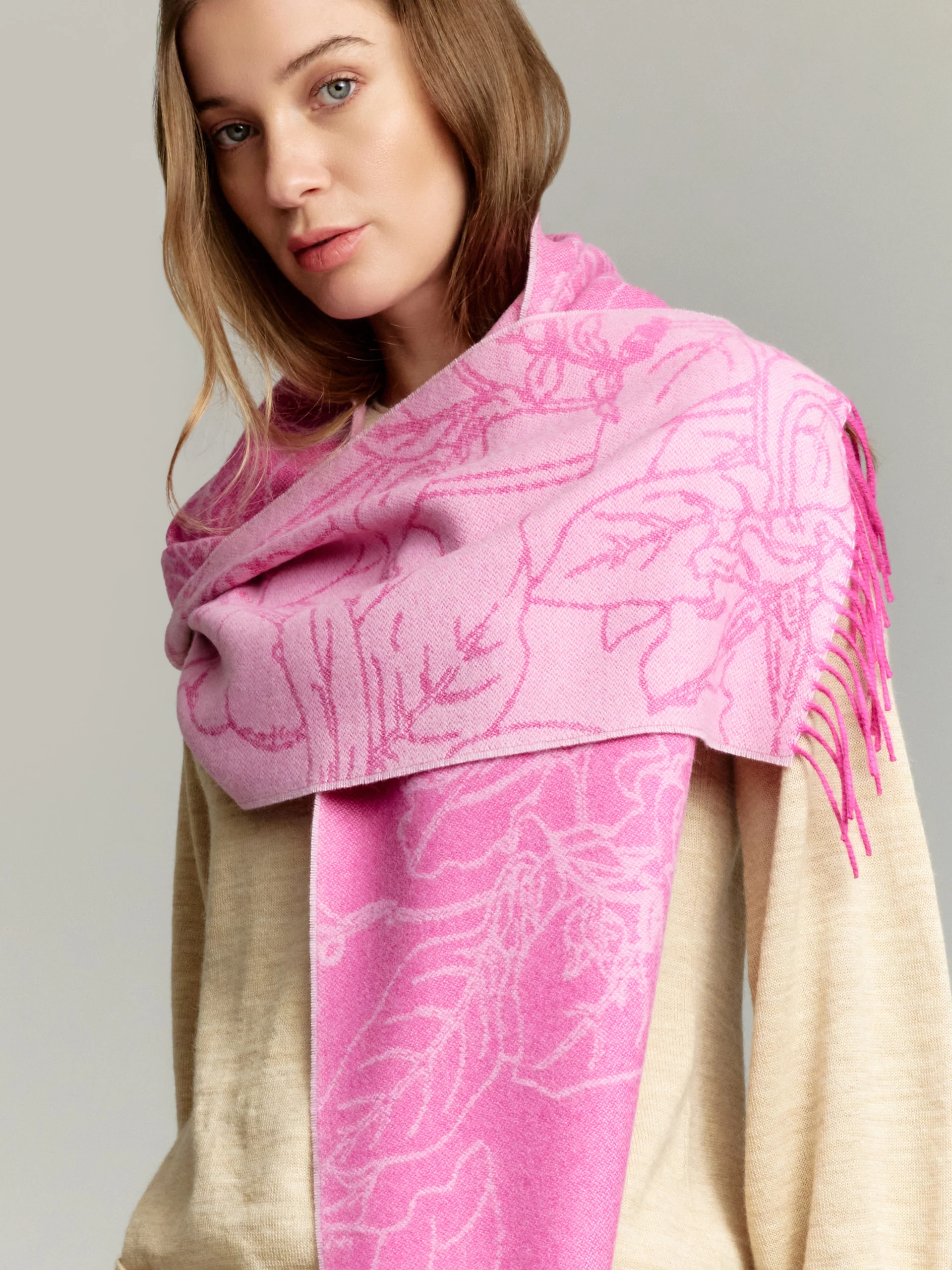 Yetzael Scarf Baby Alpaca Color Fuchsia - Image 3
