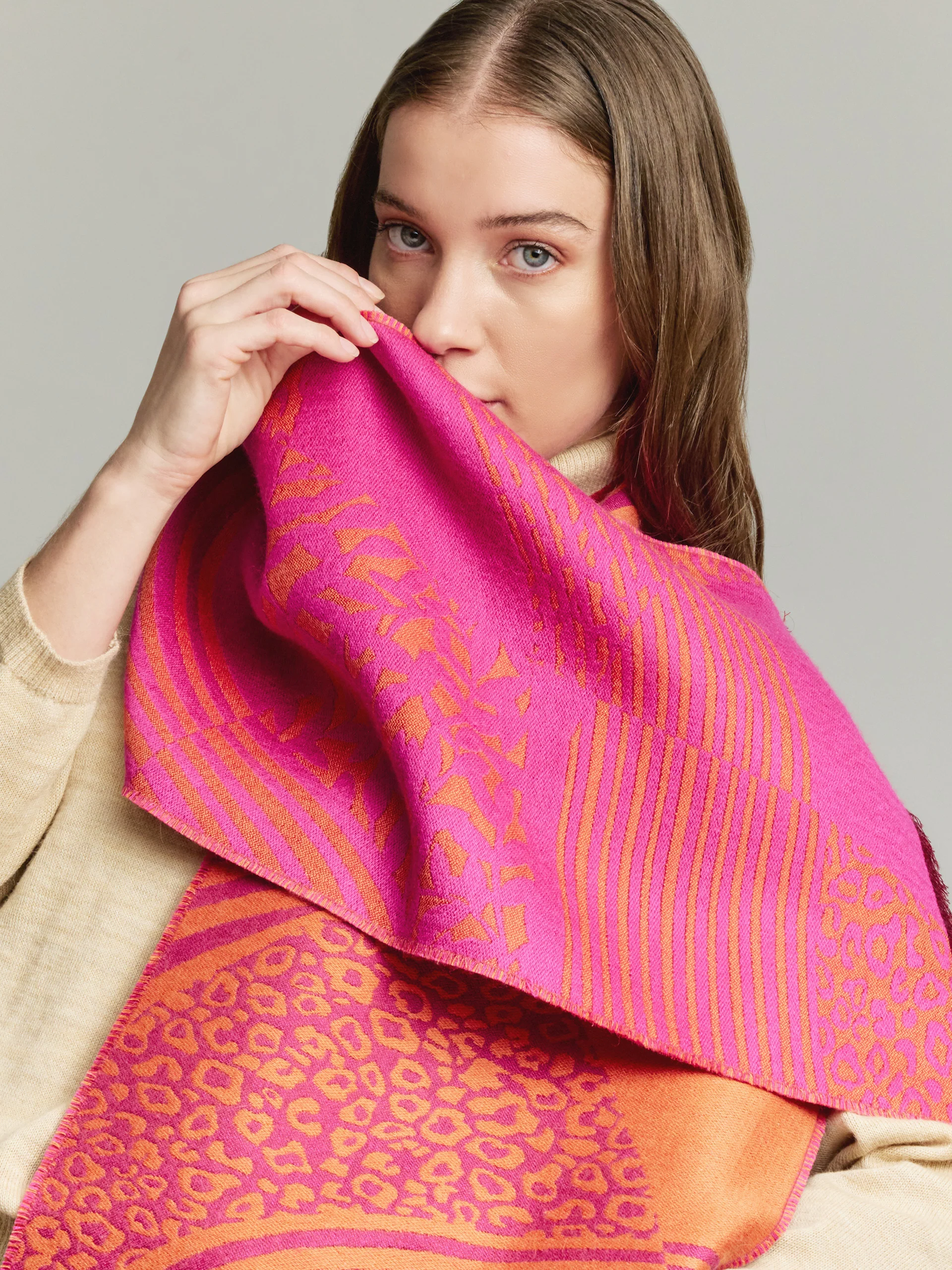 Yogi Scarf Baby Alpaca Color Fuchsia - Image 3
