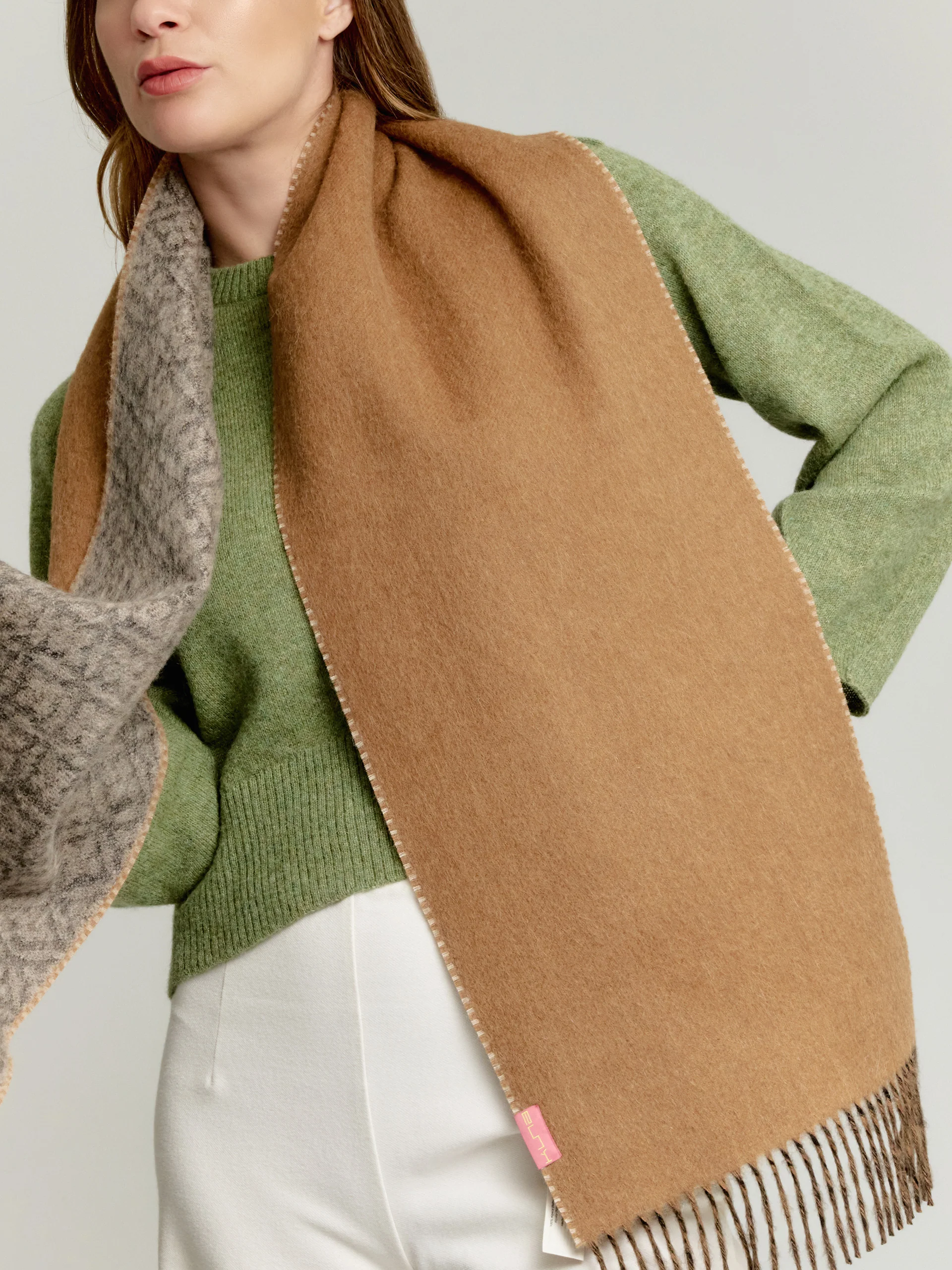 Yokey Scarf Baby Alpaca Color Grey - Image 3