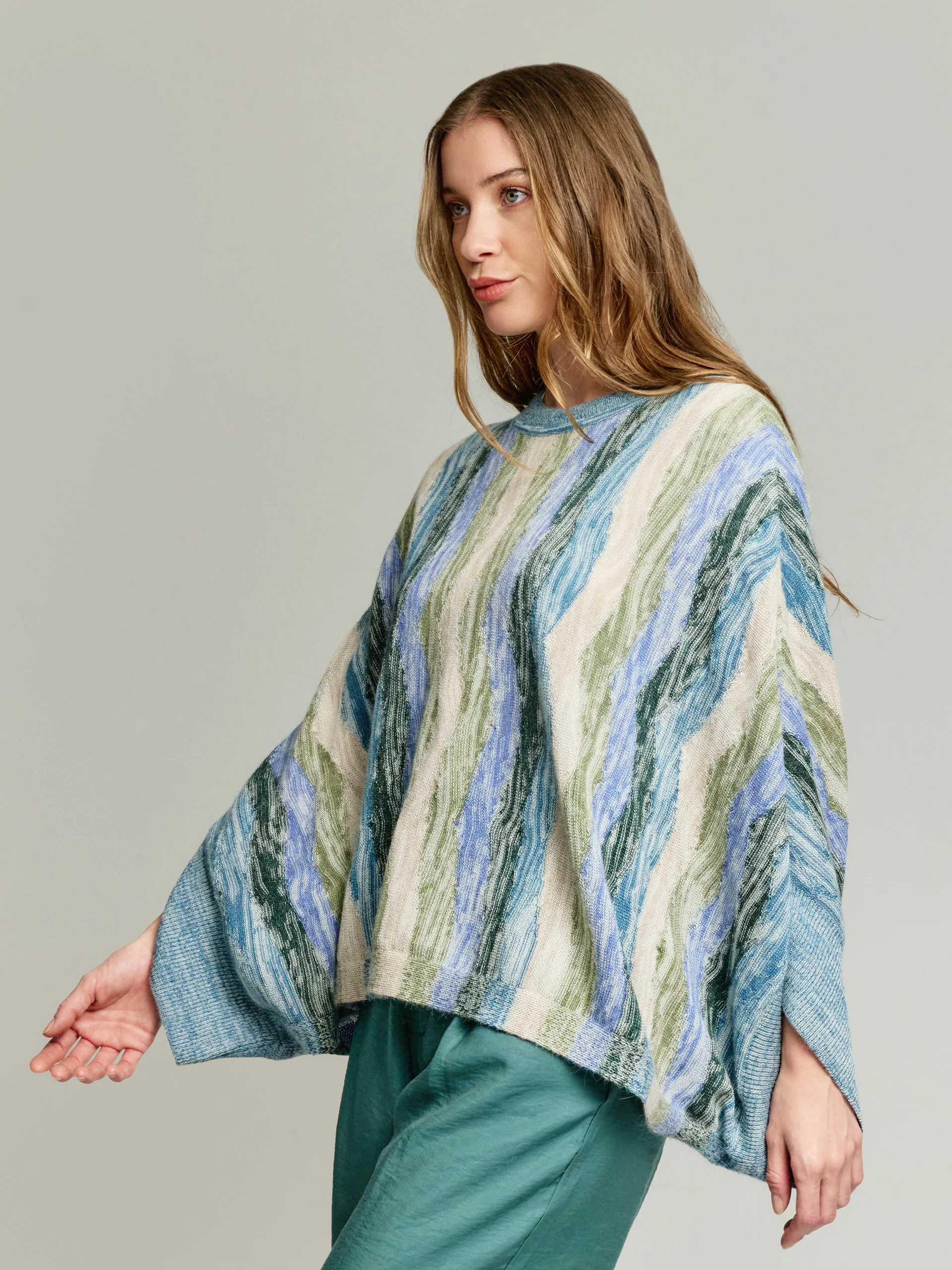 Yola Poncho Baby Alpaca Color Light Blue - Image 2