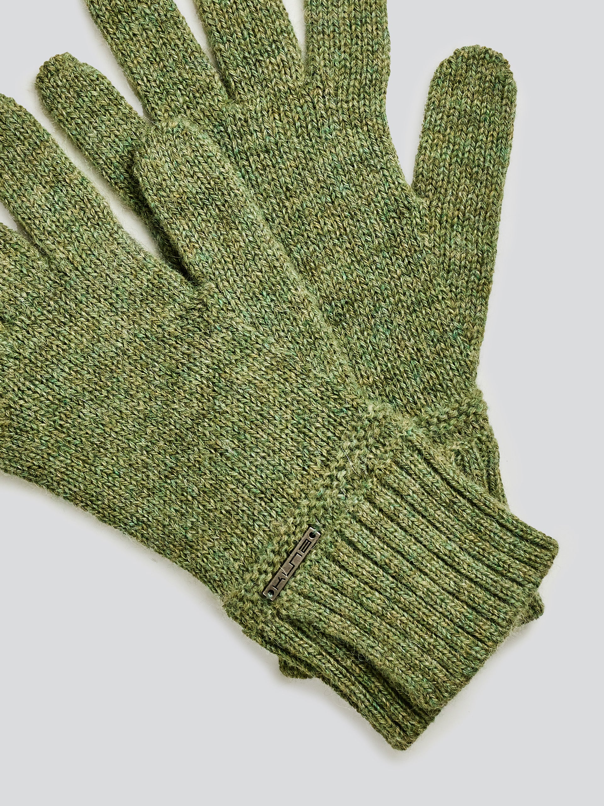 Yrma Gloves Baby Alpaca Color Green - Image 6