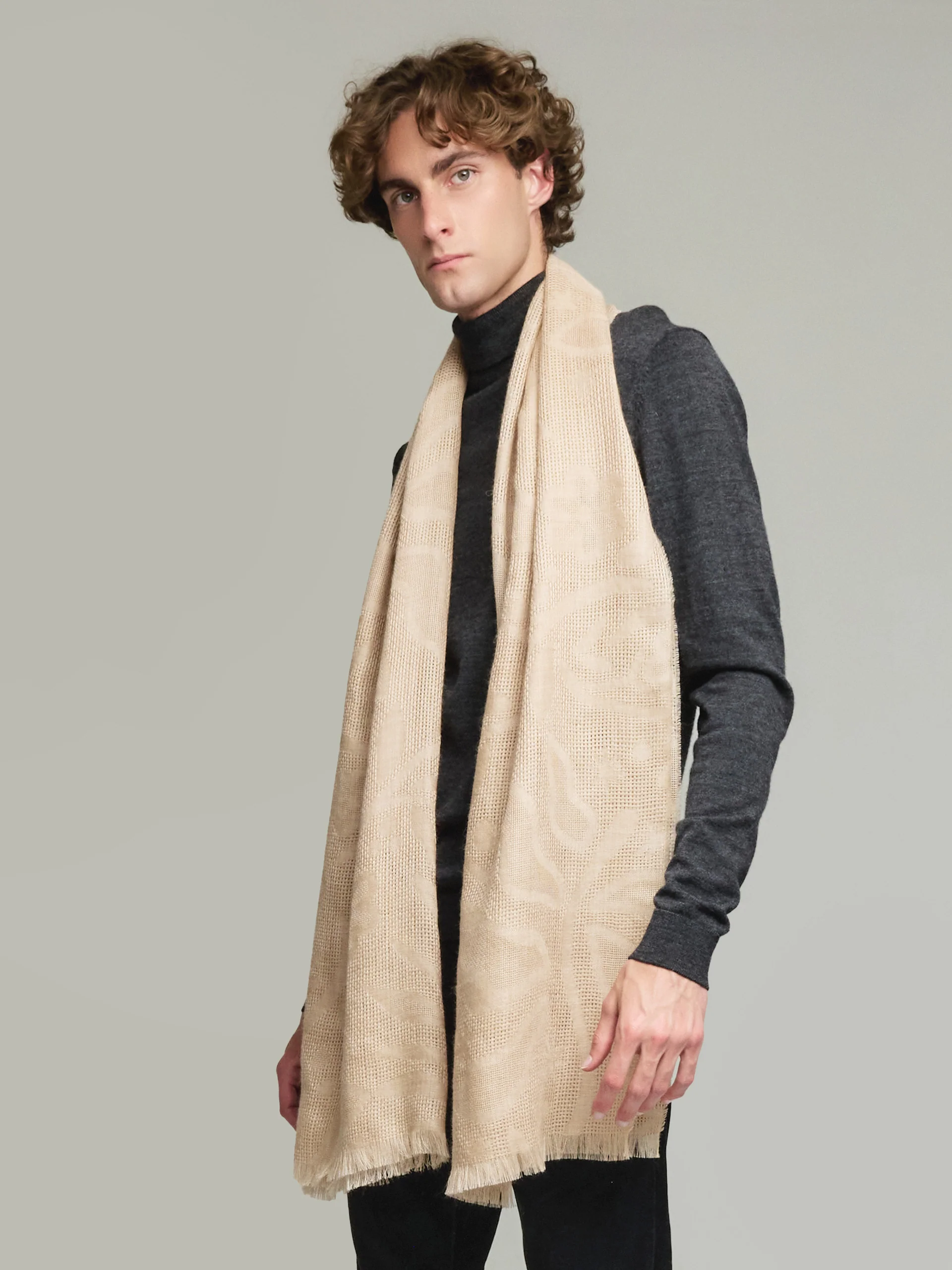 Yruma Shawl Baby Alpaca Color Beige - Image 4