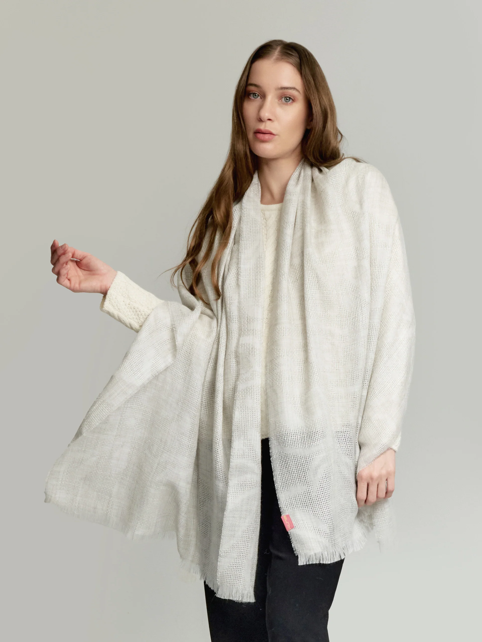 Yruma Shawl Baby Alpaca Color Grey