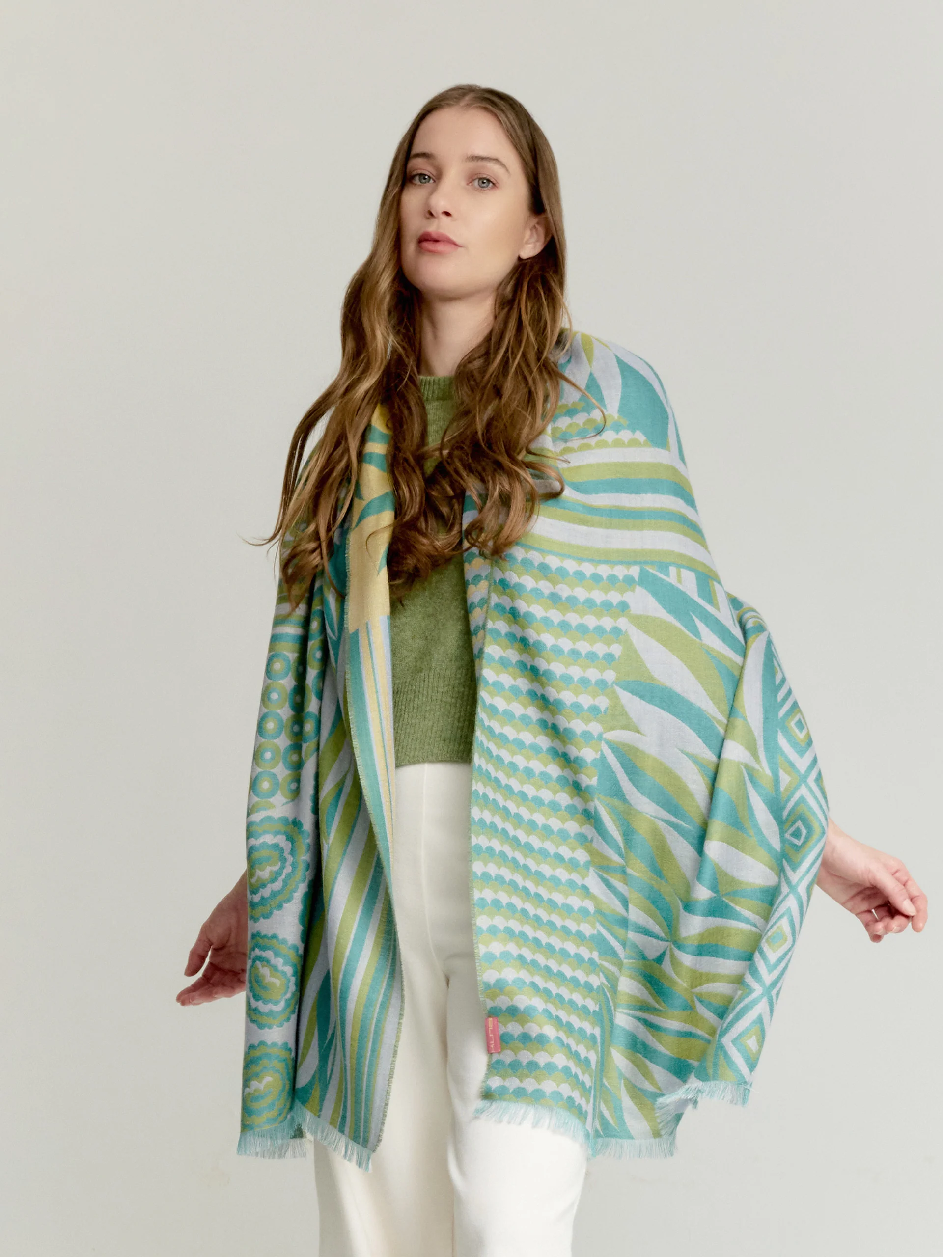 Ysily Shawl Baby Alpaca Color Green