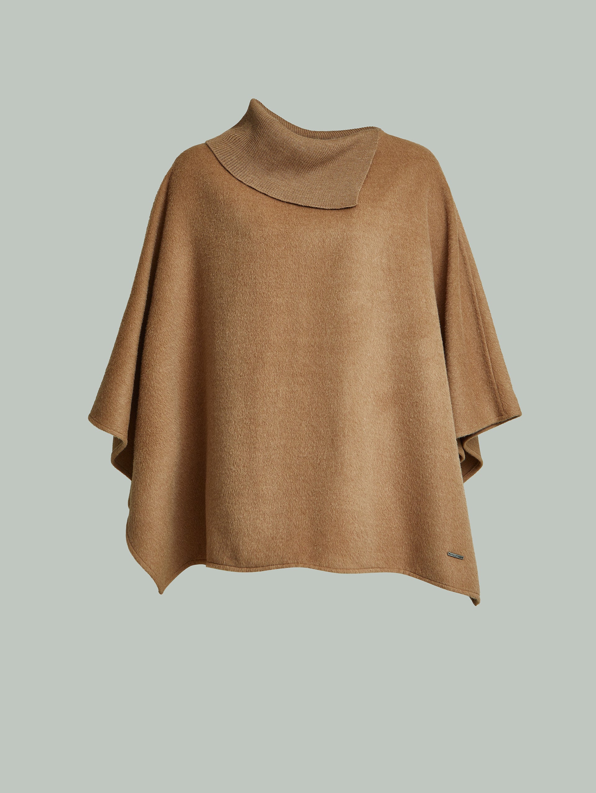 Yssey Cape Baby Alpaca Color Camel