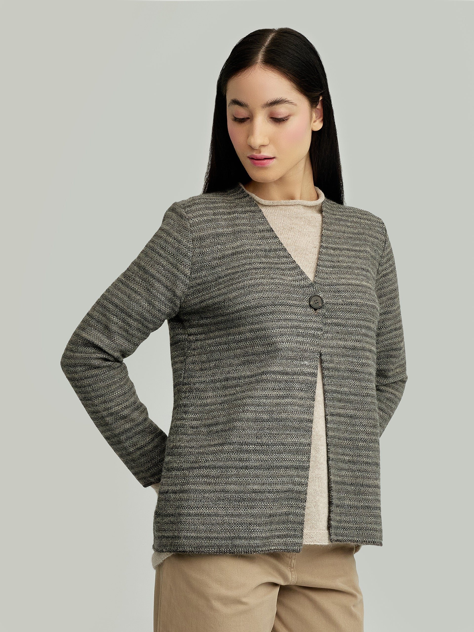 Yudith Cardigan Baby Alpaca Color Beige - Image 2