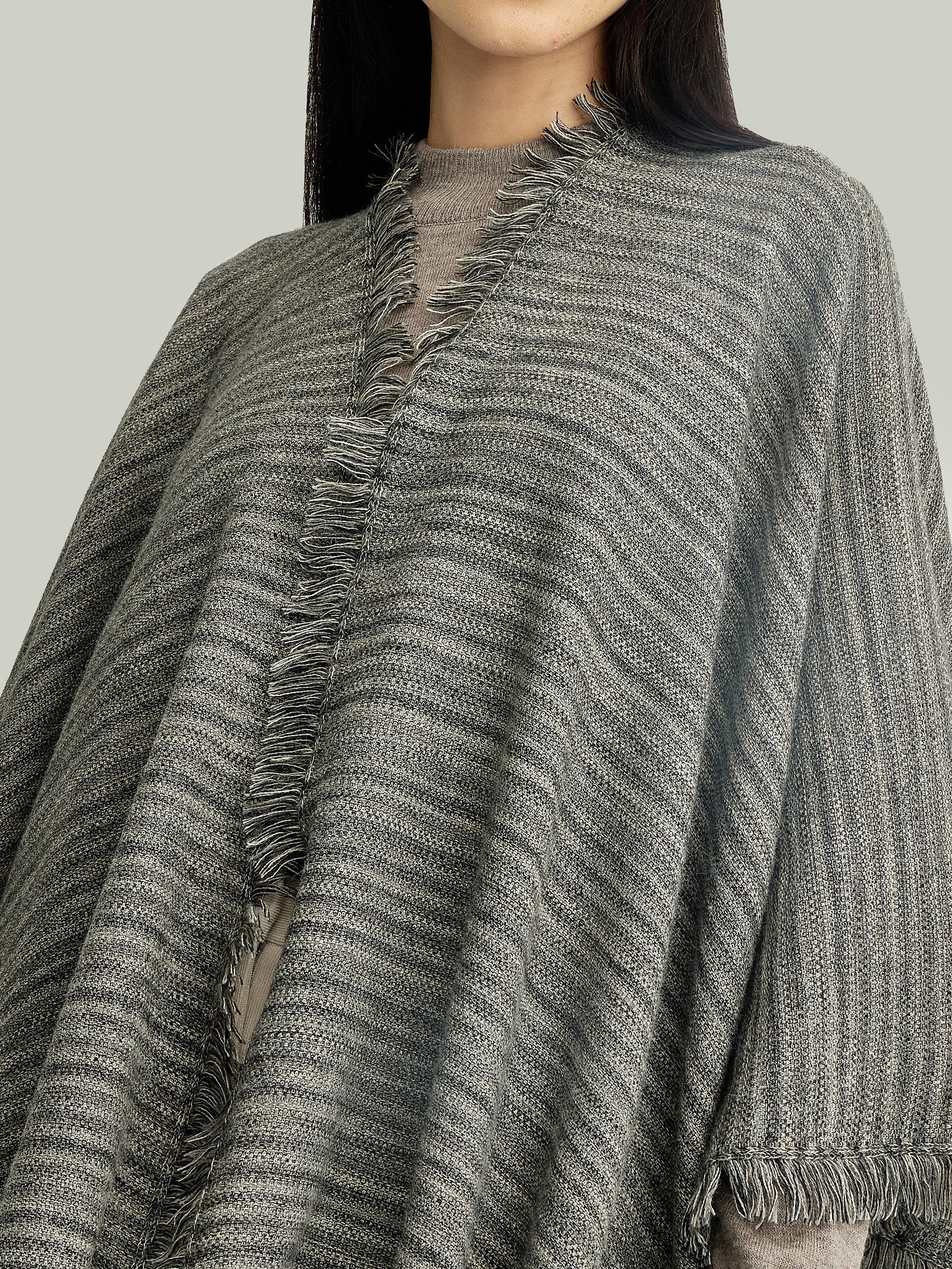 Yudith Poncho Baby Alpaca Color Beige - Image 5