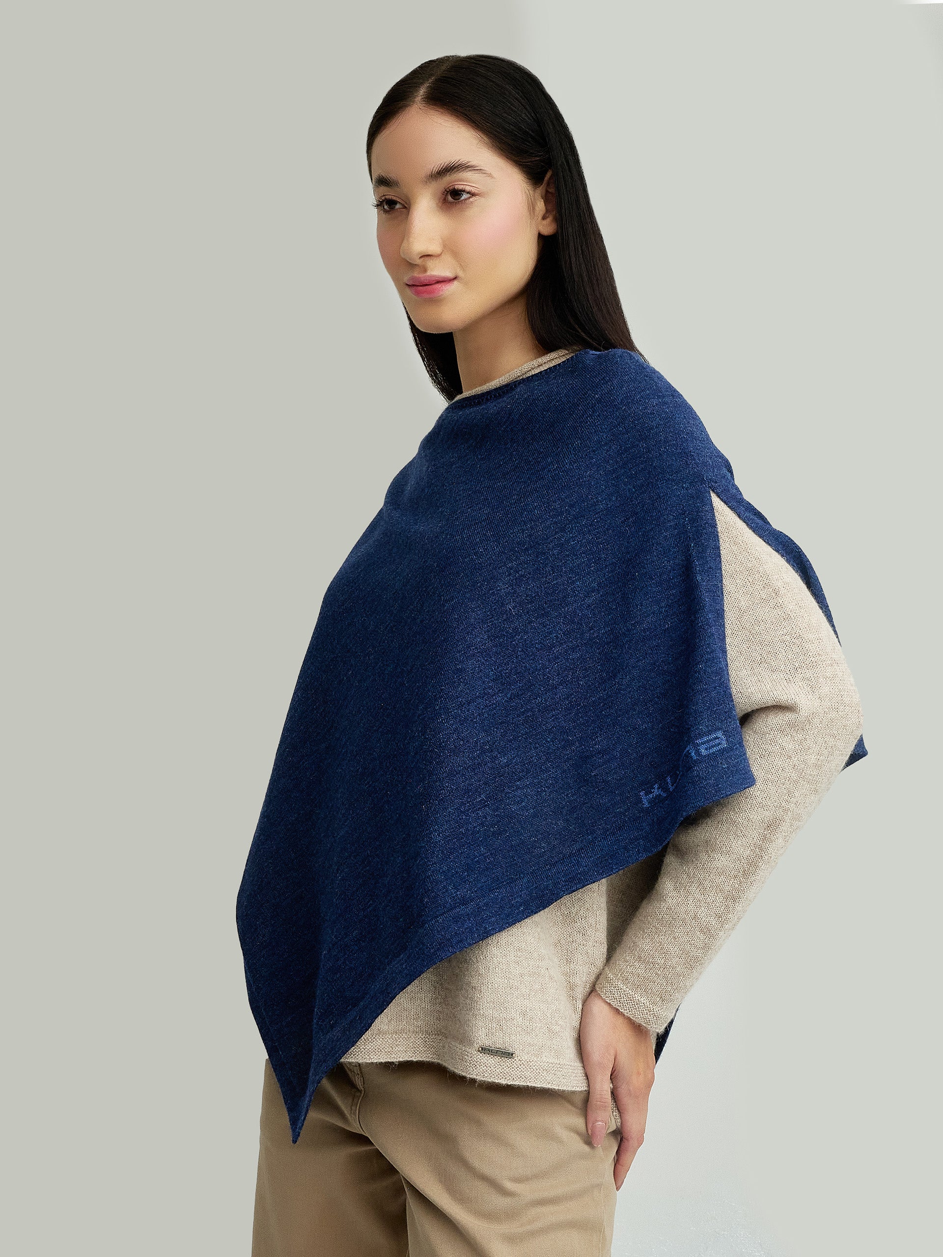 Yura Poncho Baby Alpaca Color Blue - Image 2