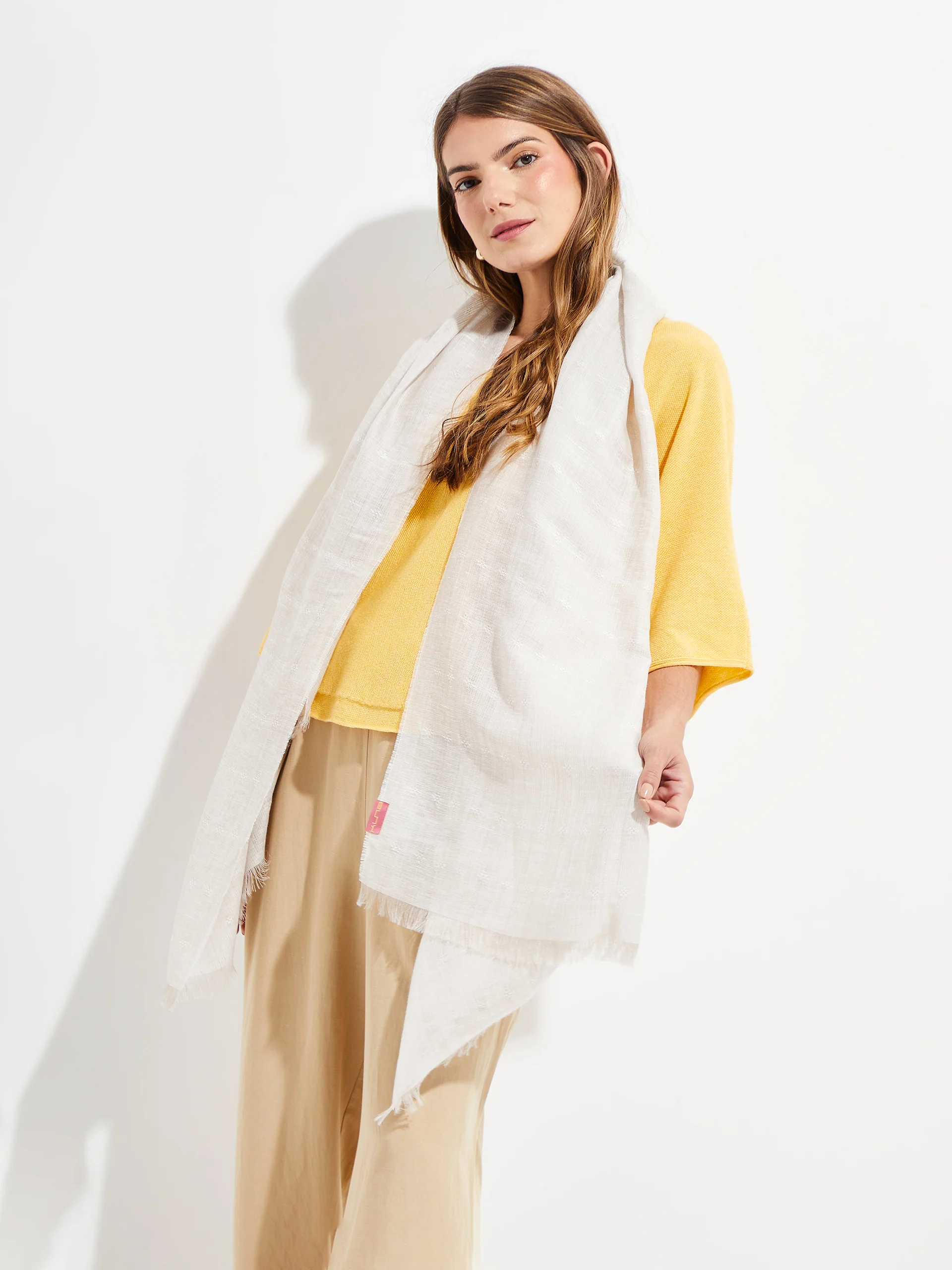 Yvory Shawl Linen Color Beige